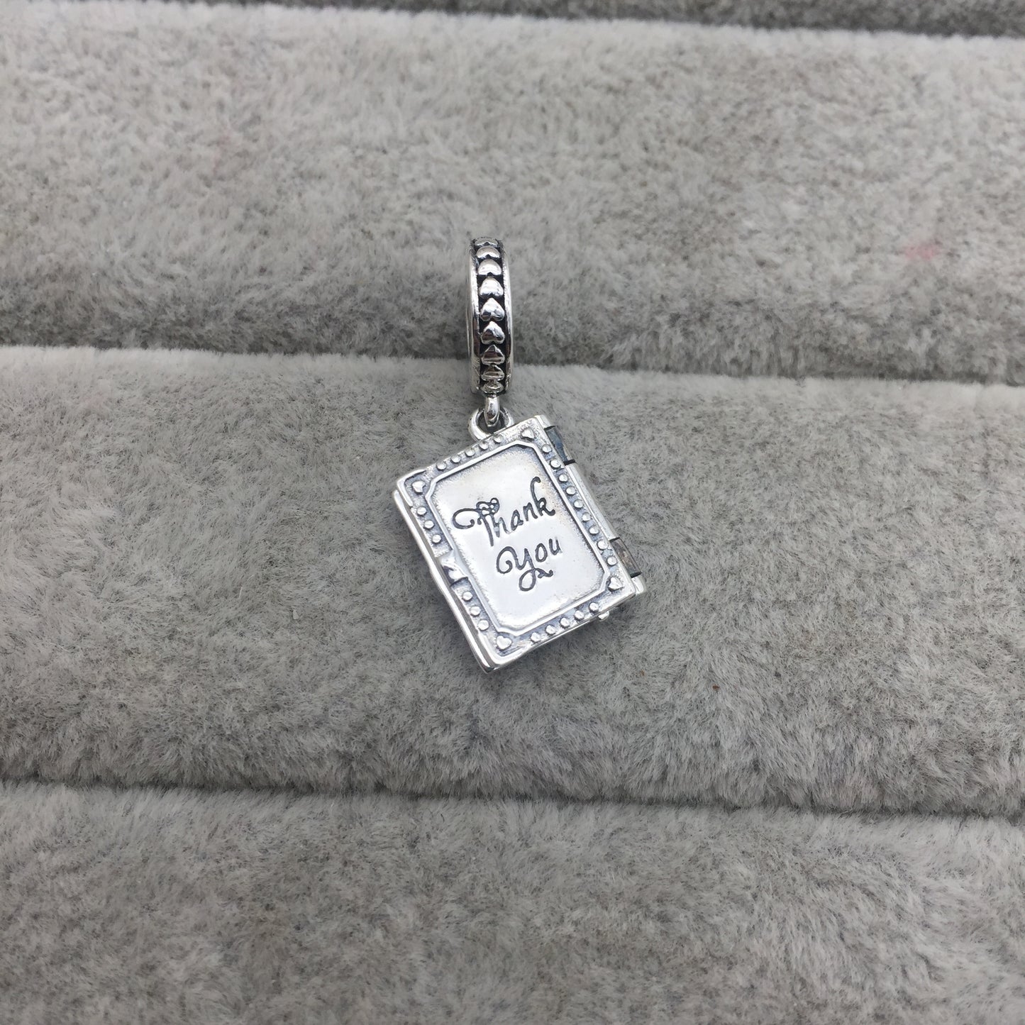 798105