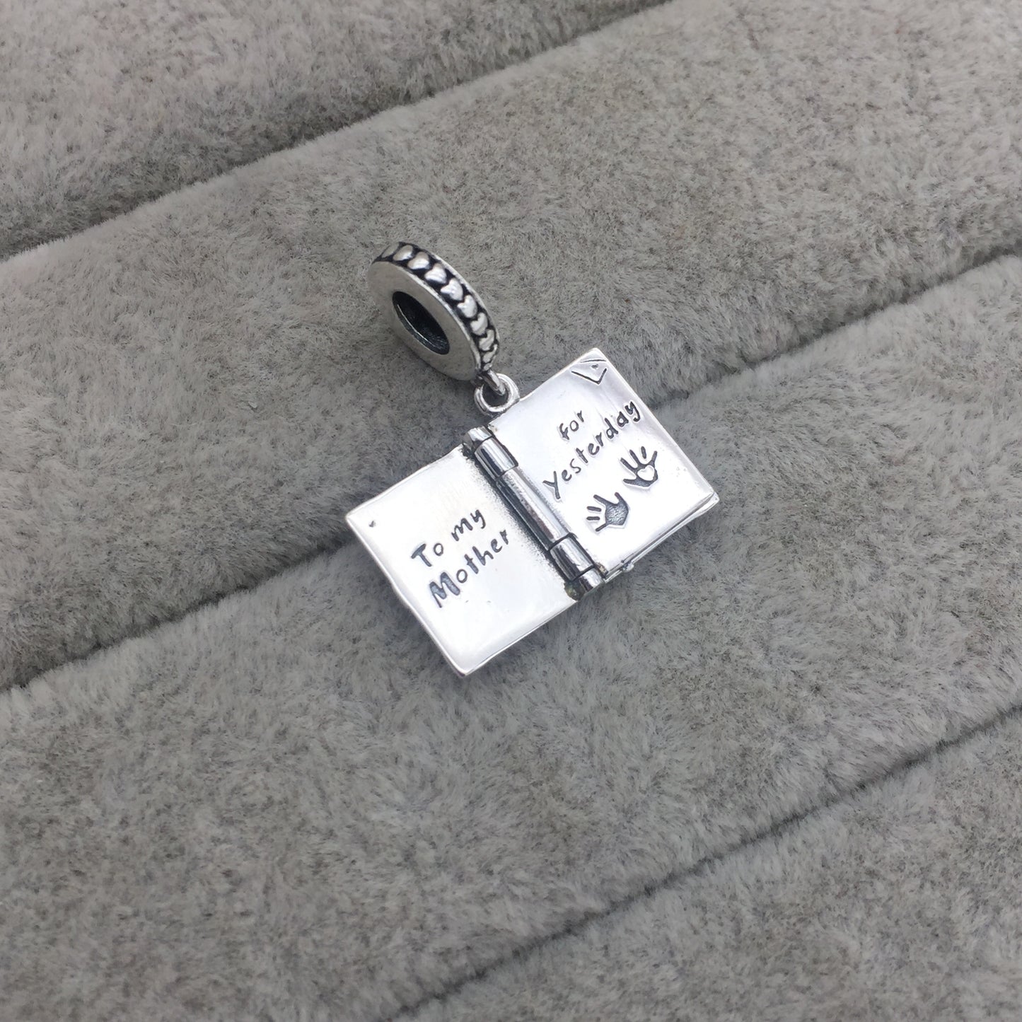 798105