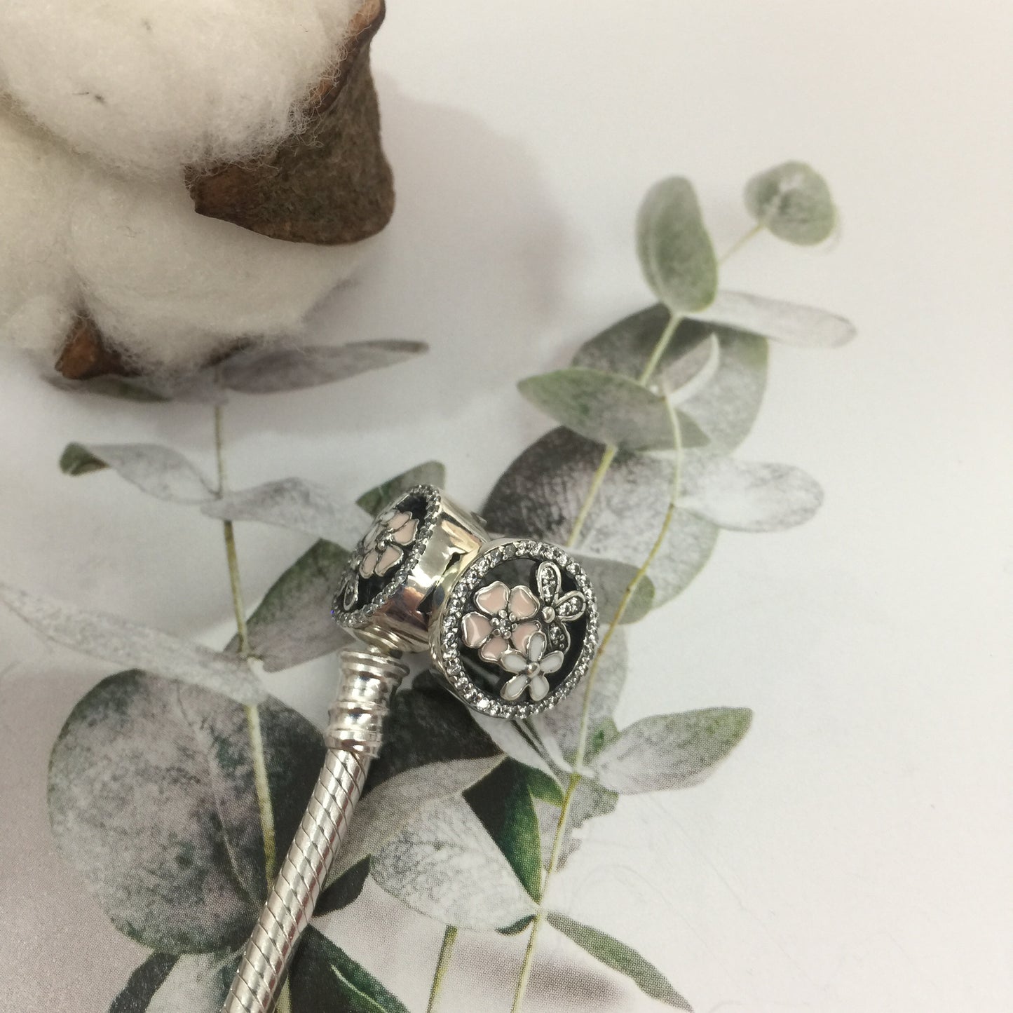 590744CZ