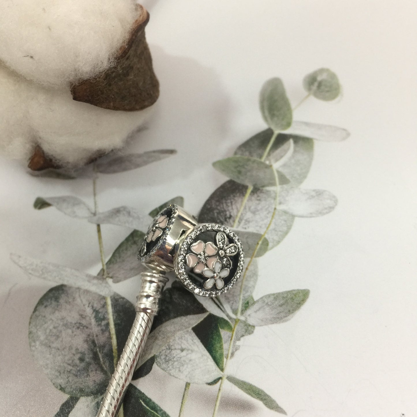590744CZ