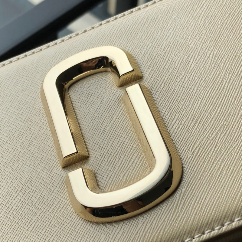 MJ BAG-182