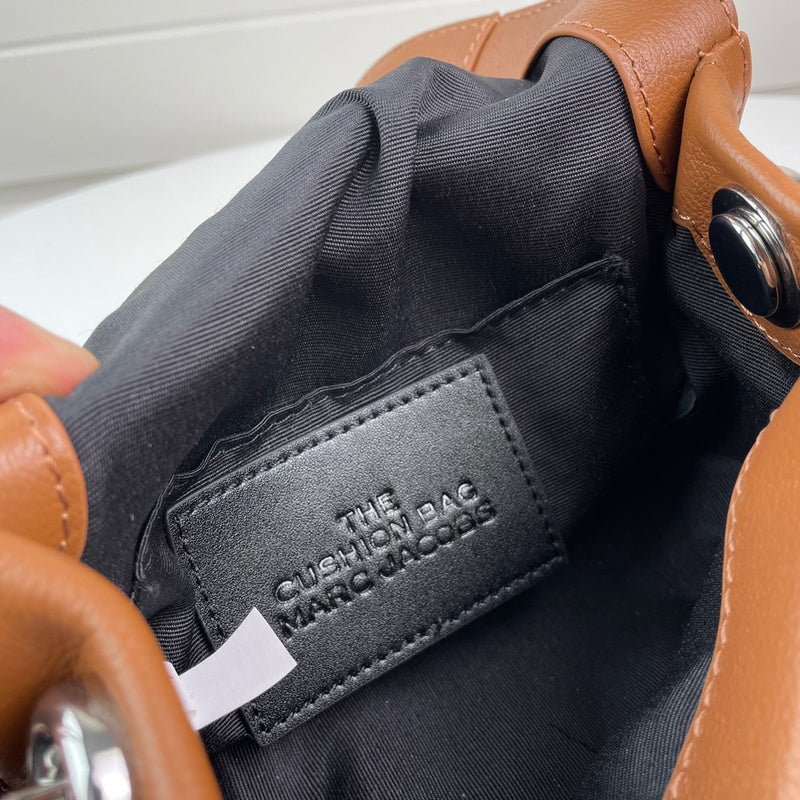 MJ BAG-111