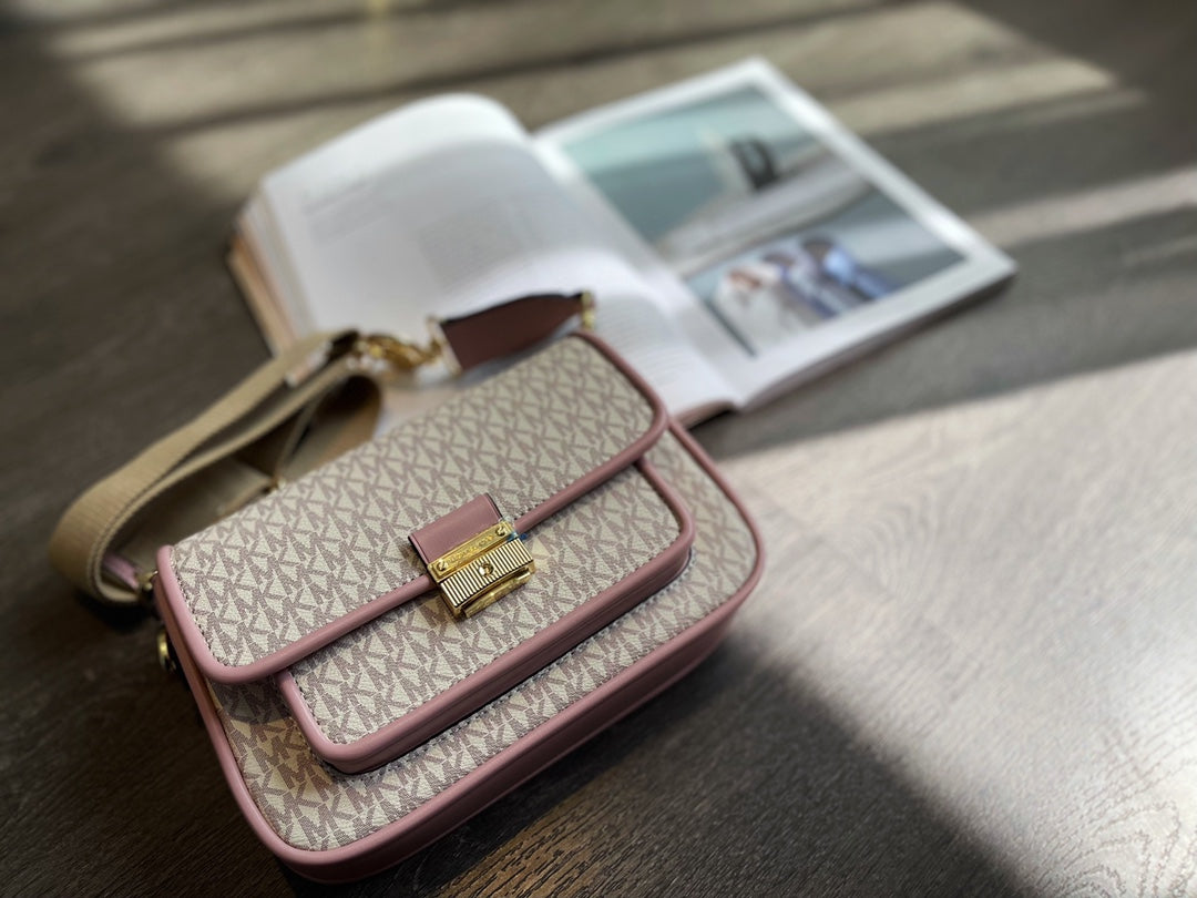 MK-BAG759