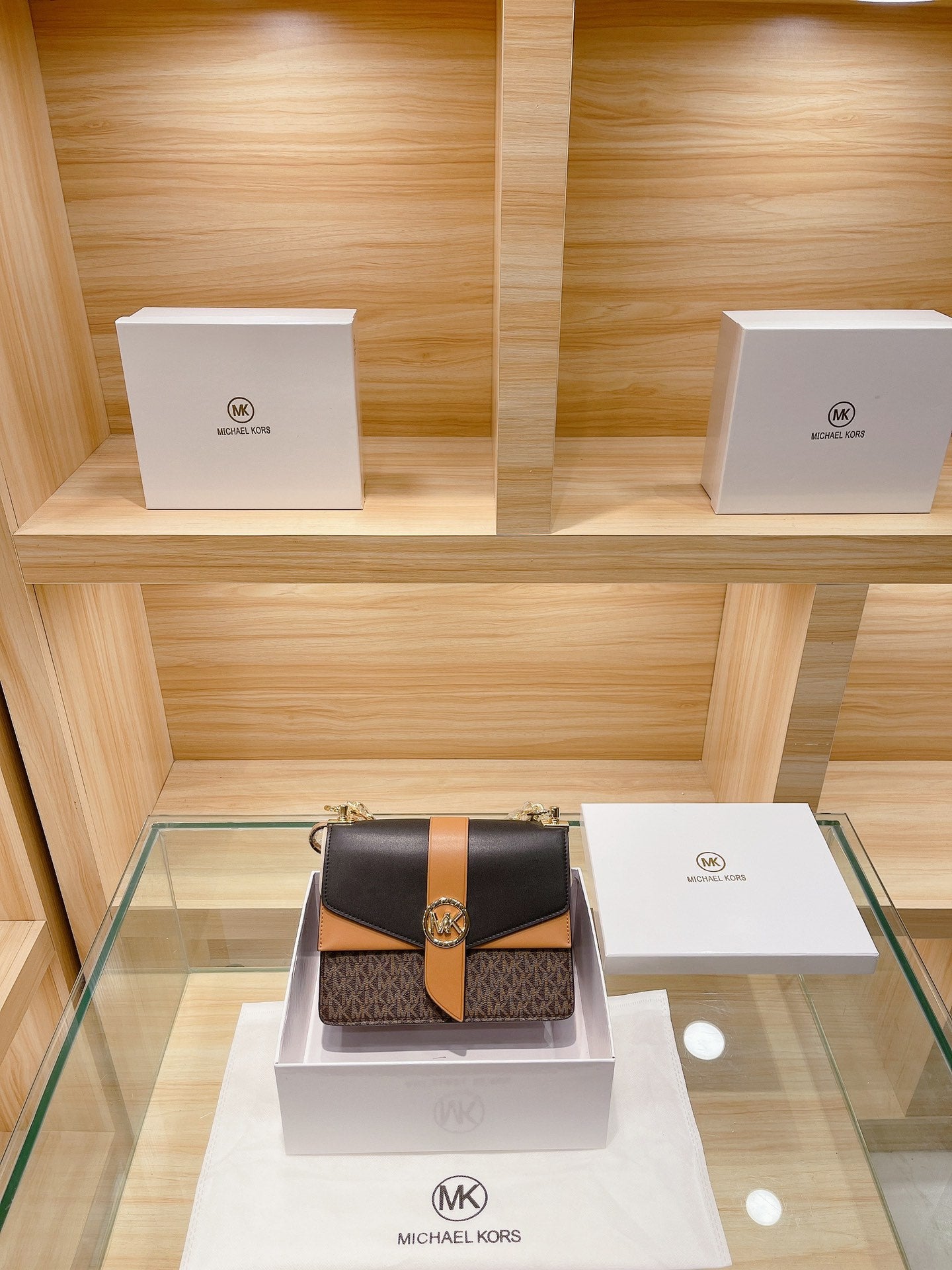 MK-BAG758