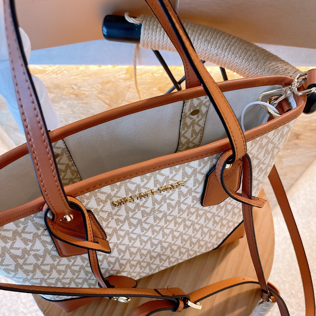 MK-BAG755