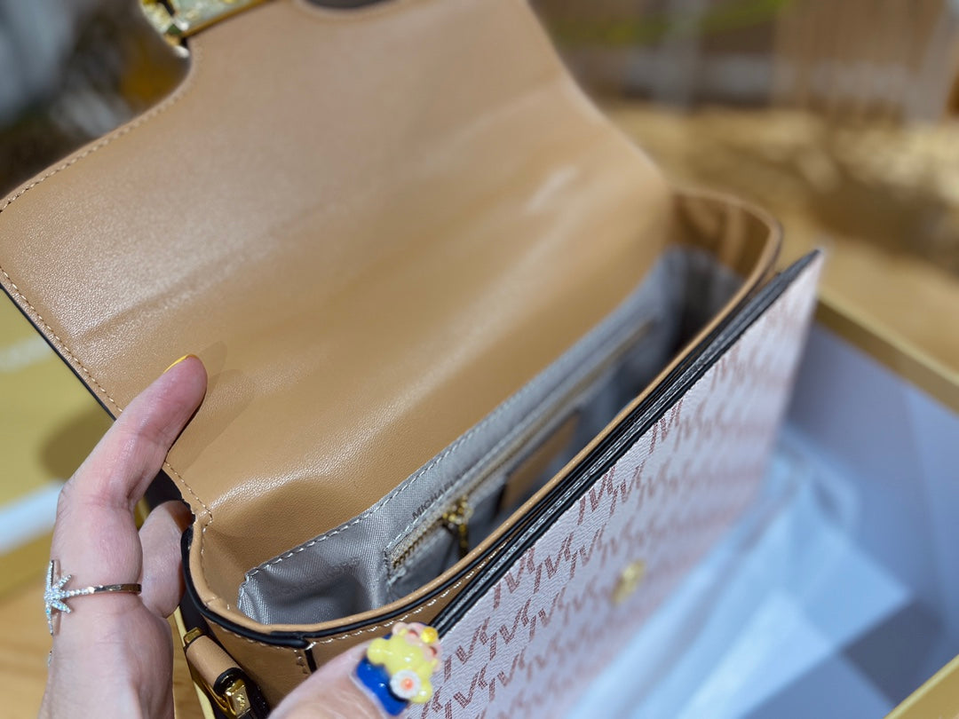 MK-BAG742