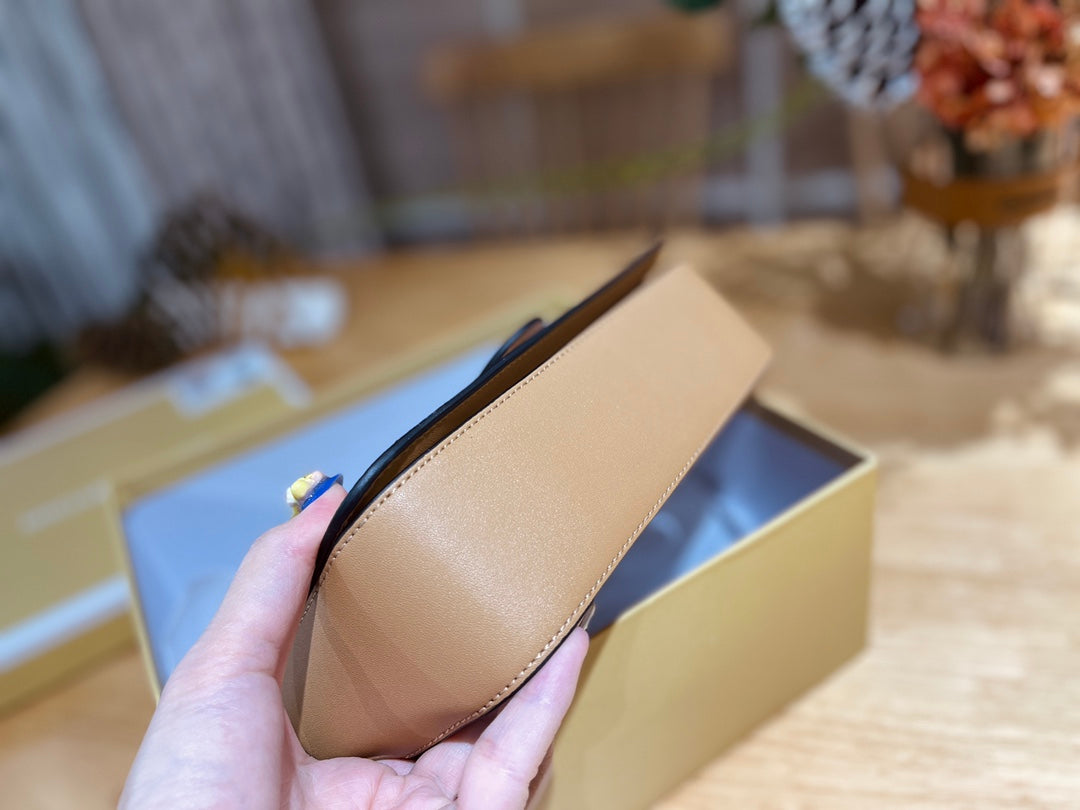 MK-BAG742