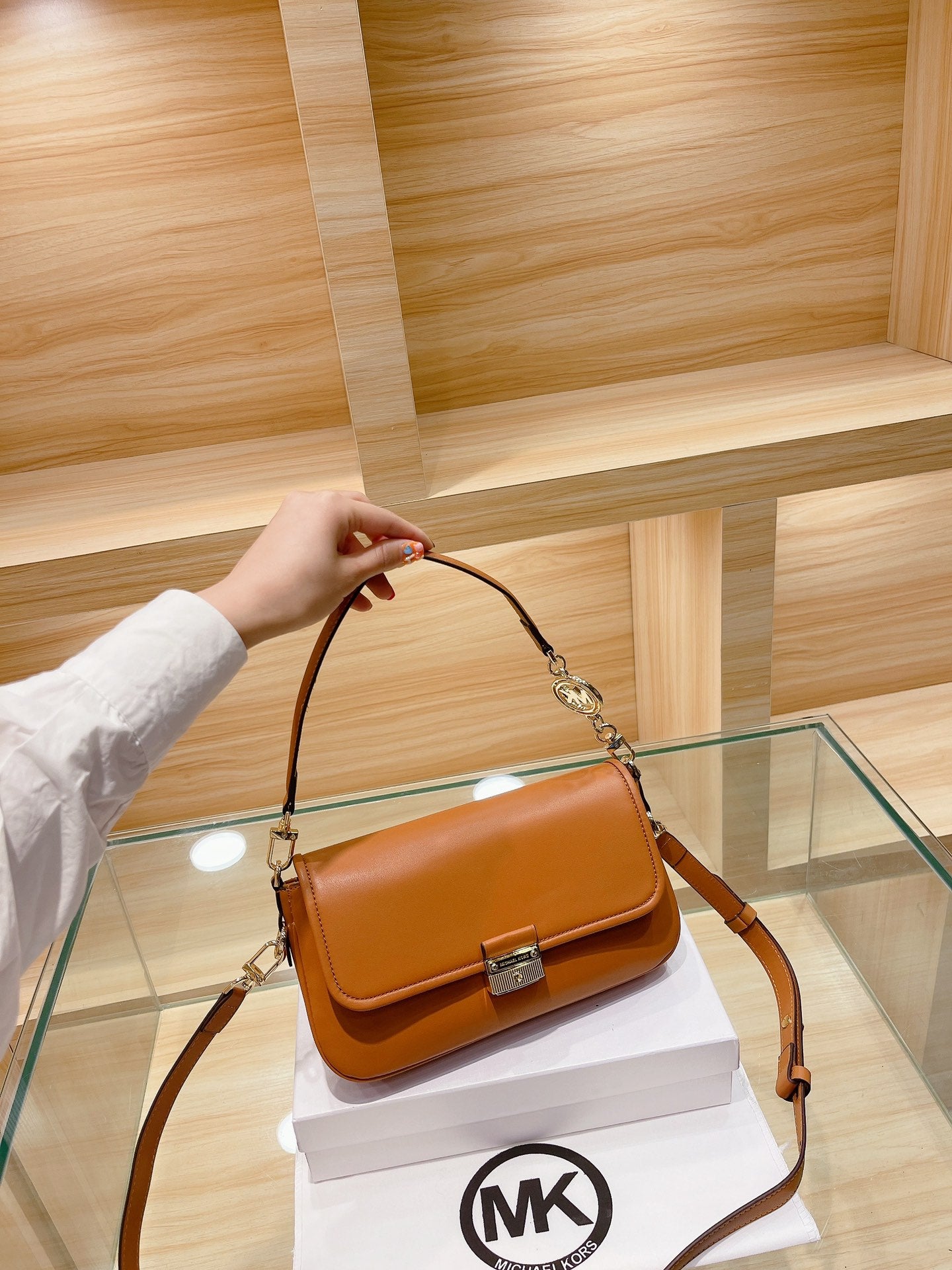 MK-BAG736