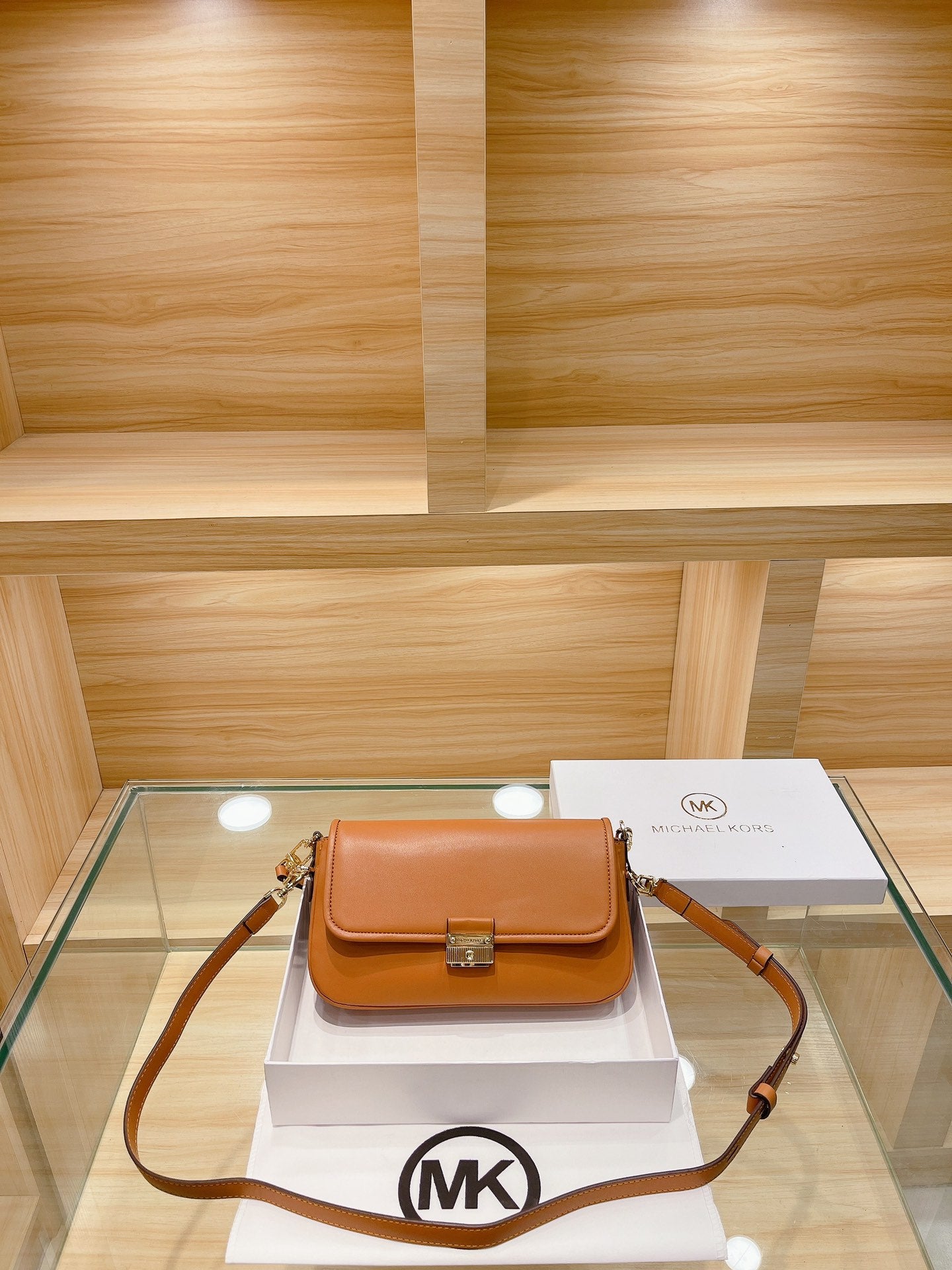 MK-BAG736