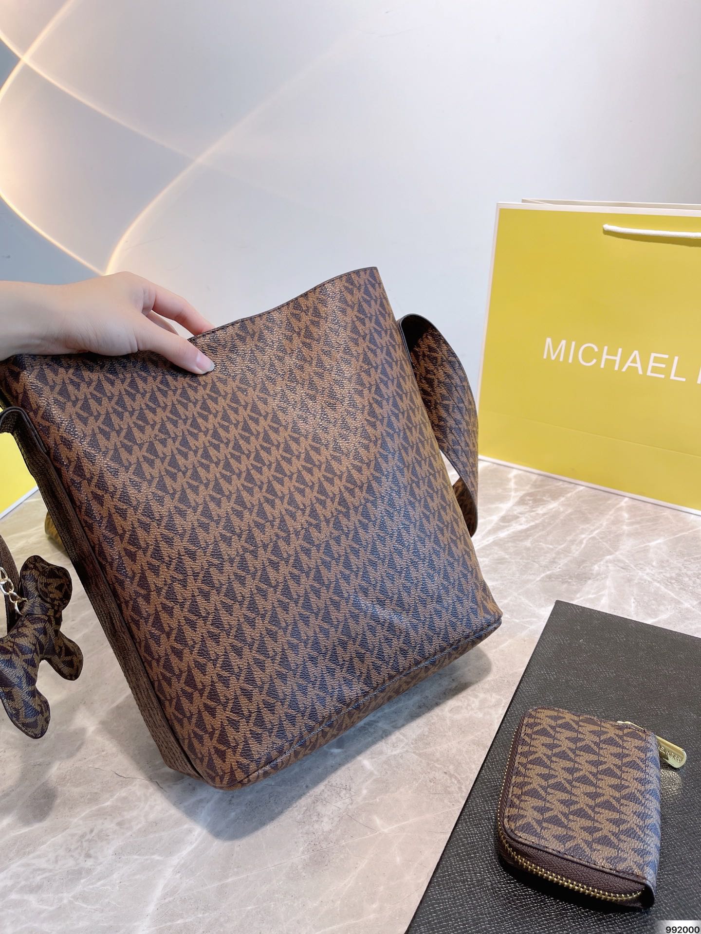 MK-BAG722
