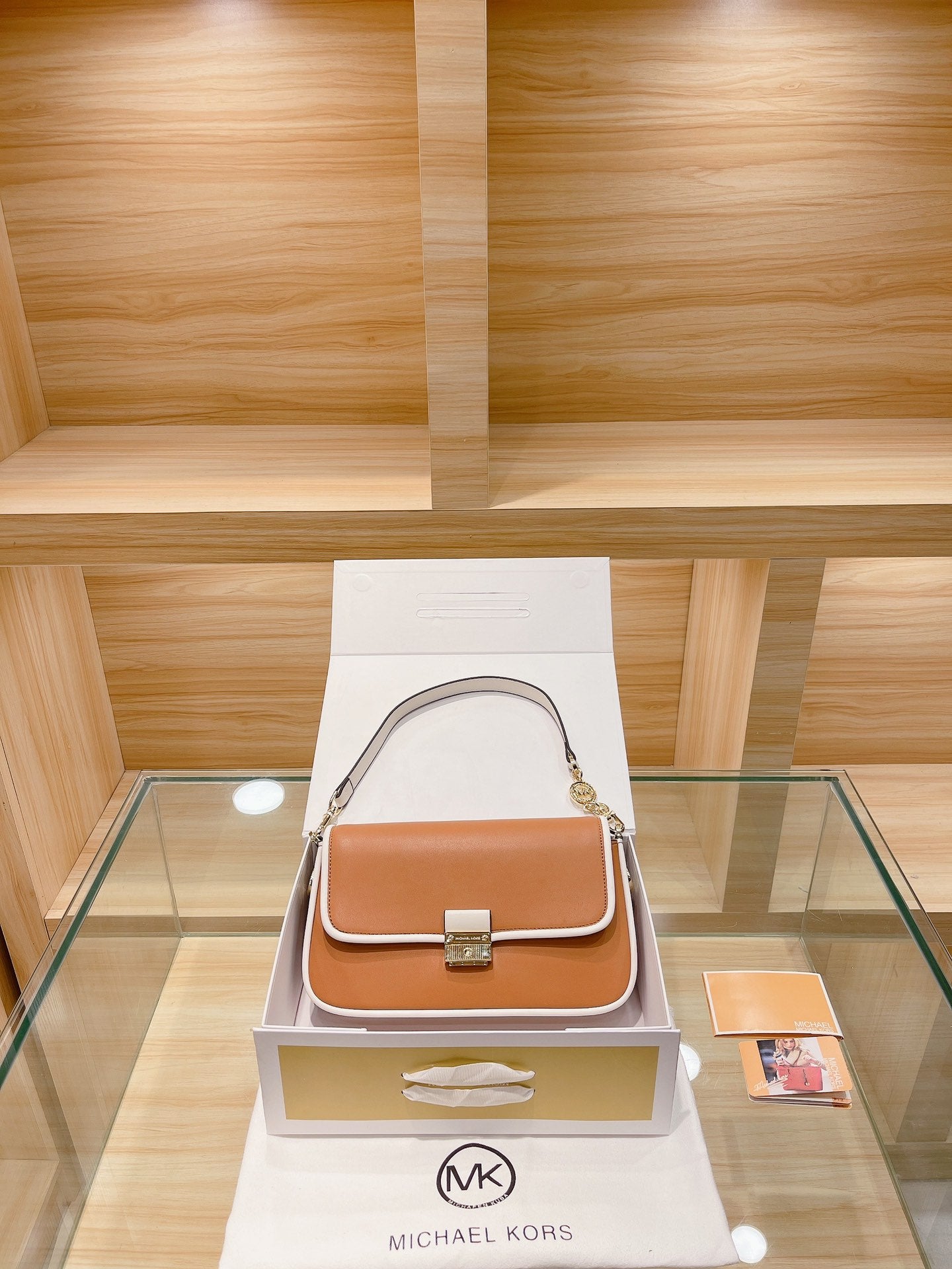 MK-BAG715