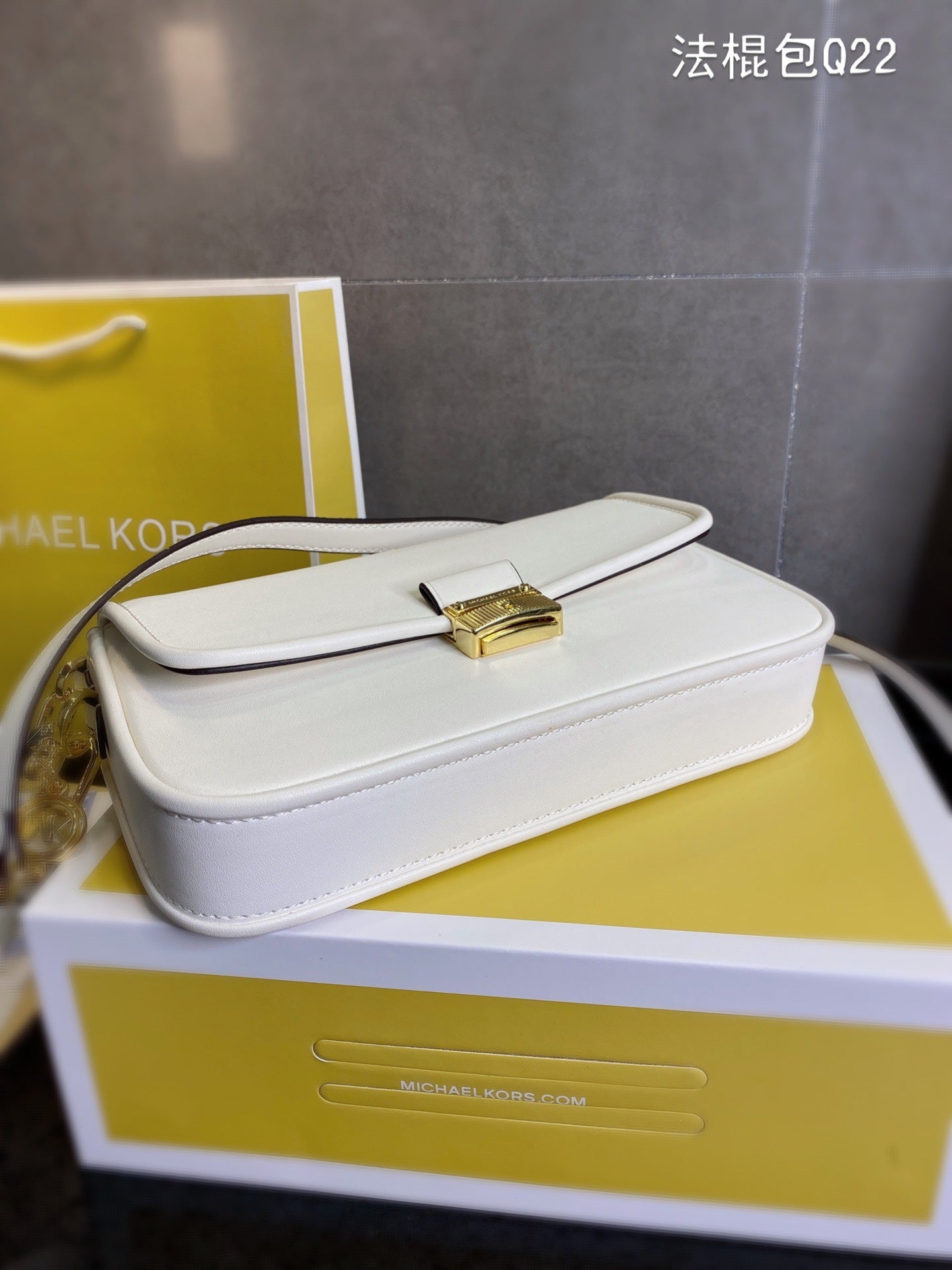 MK-BAG712