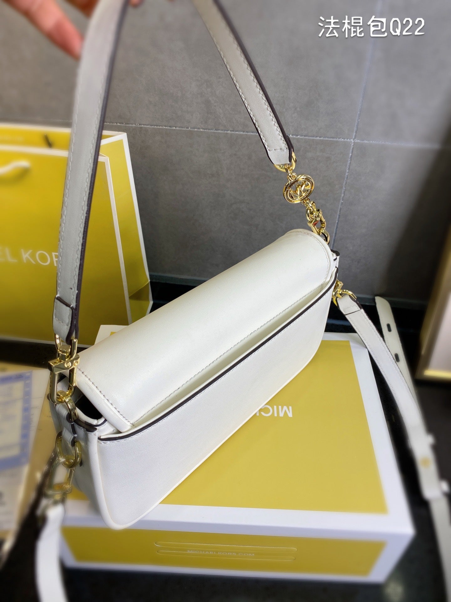 MK-BAG712