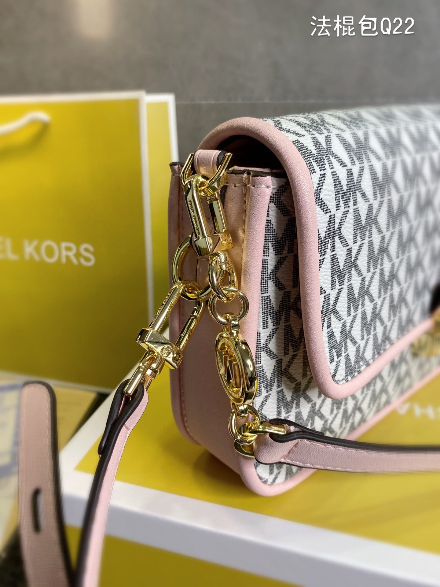 MK-BAG710