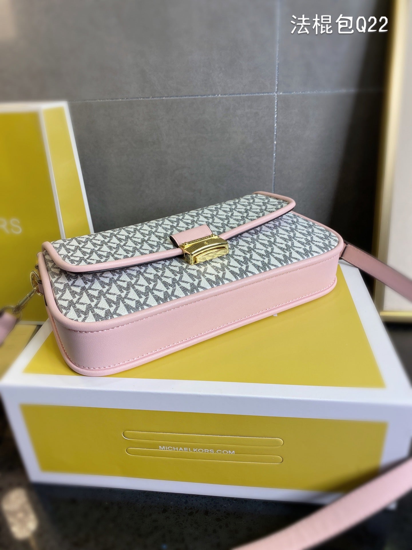 MK-BAG710