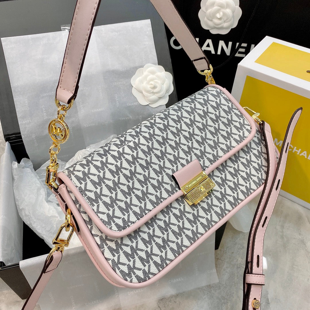MK-BAG709