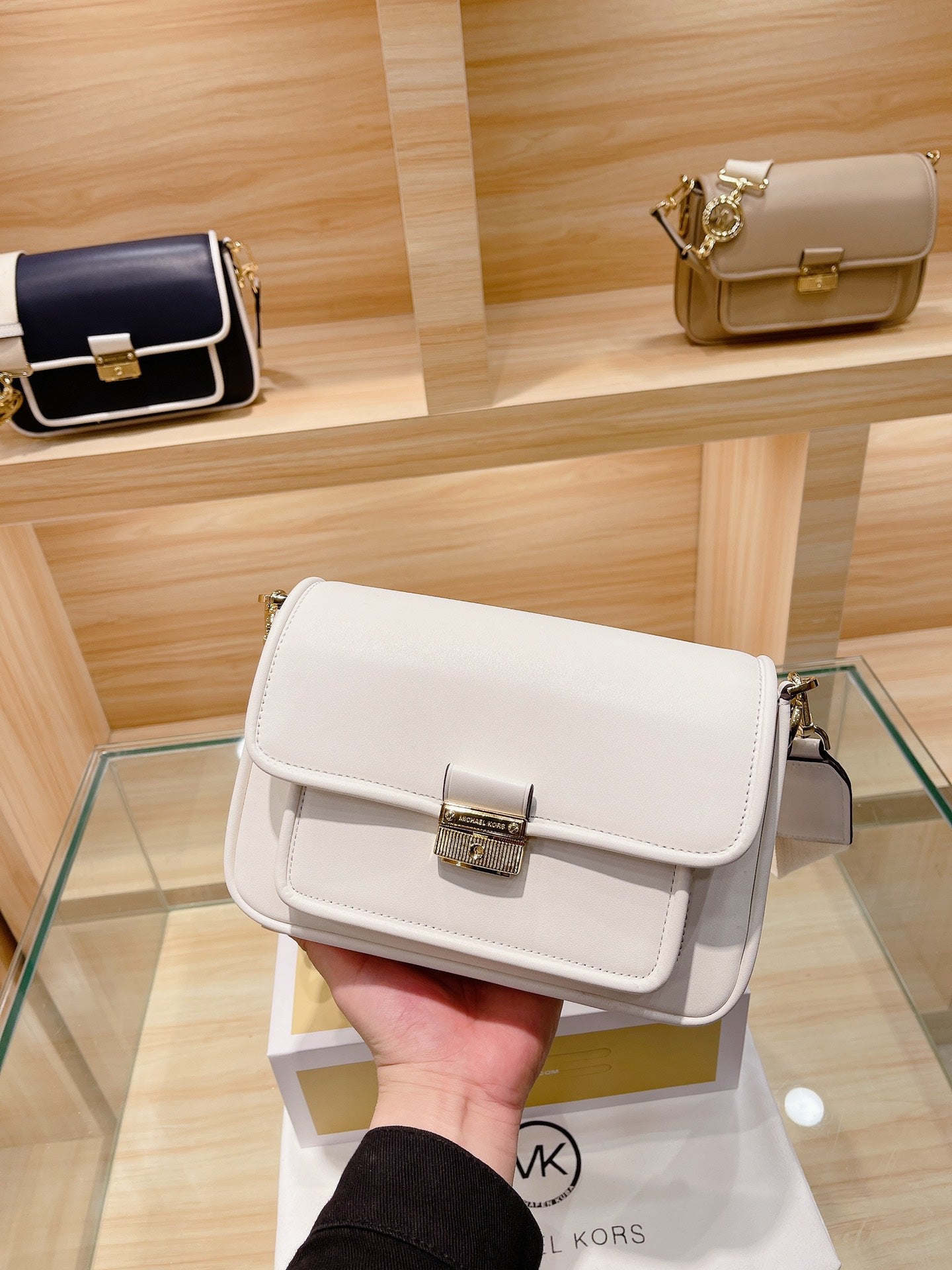 MK-BAG704