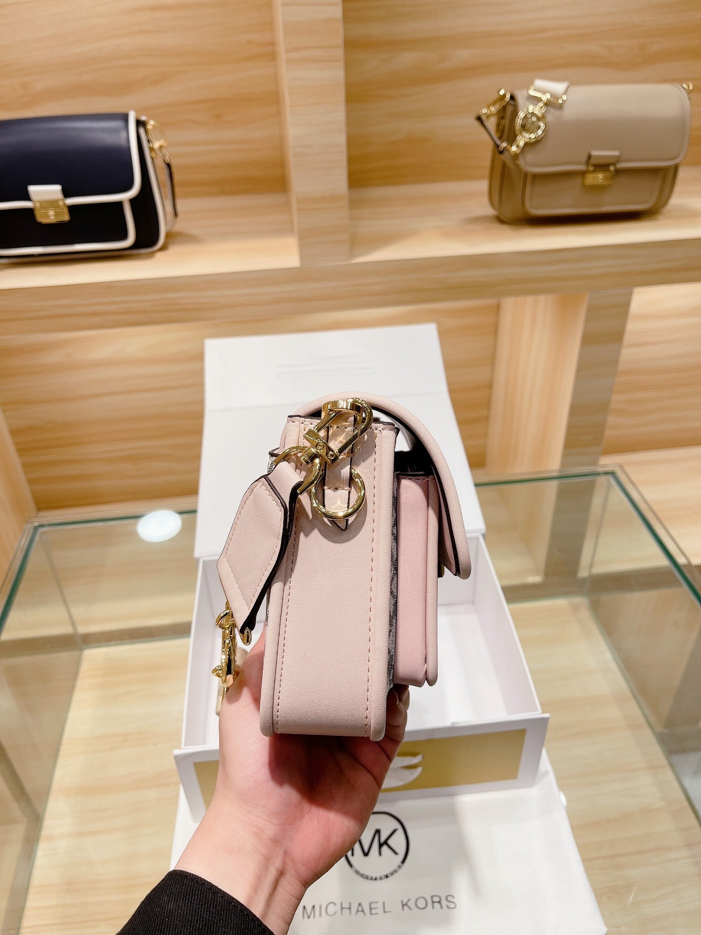 MK-BAG703