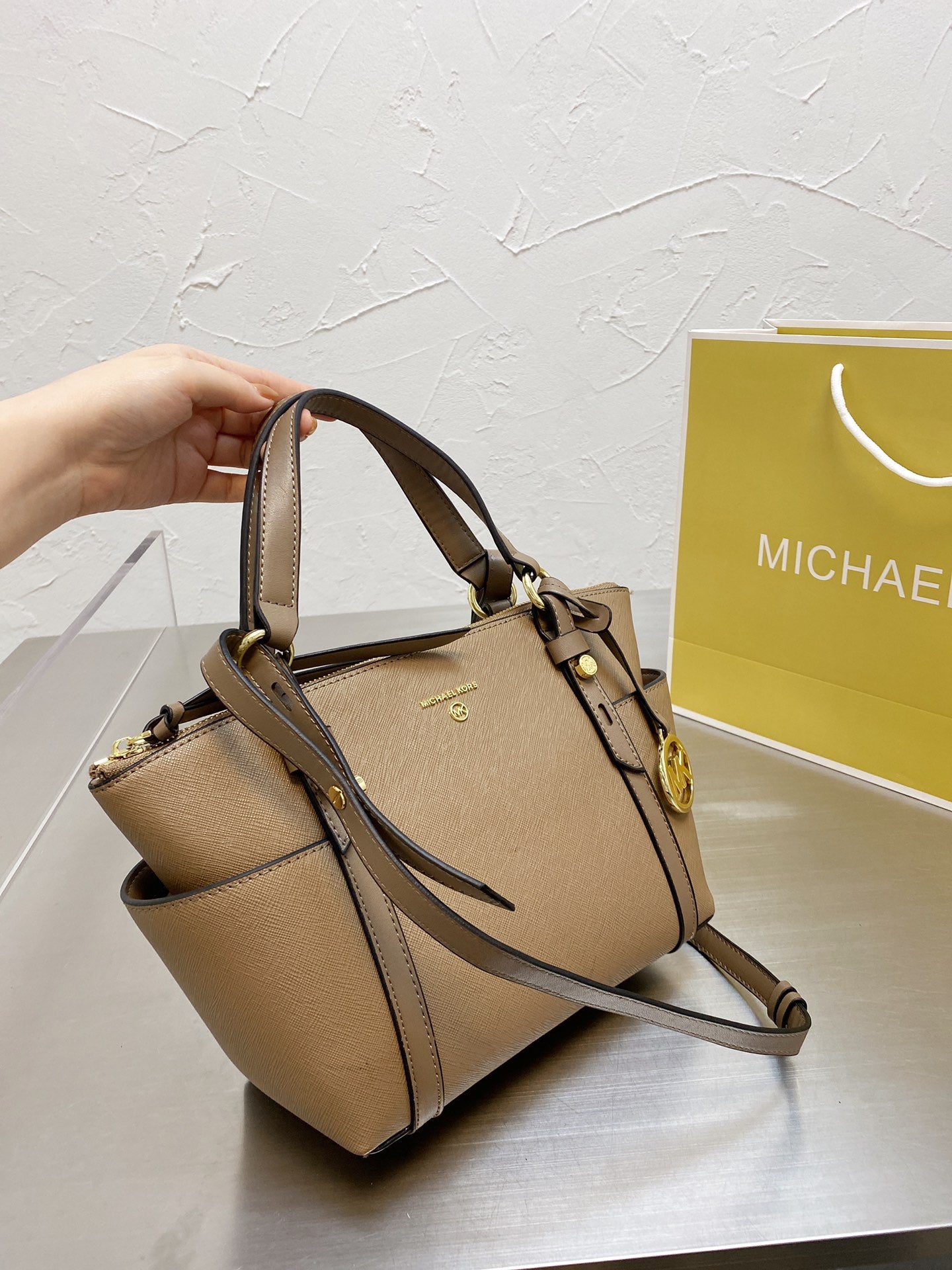 MK-BAG700