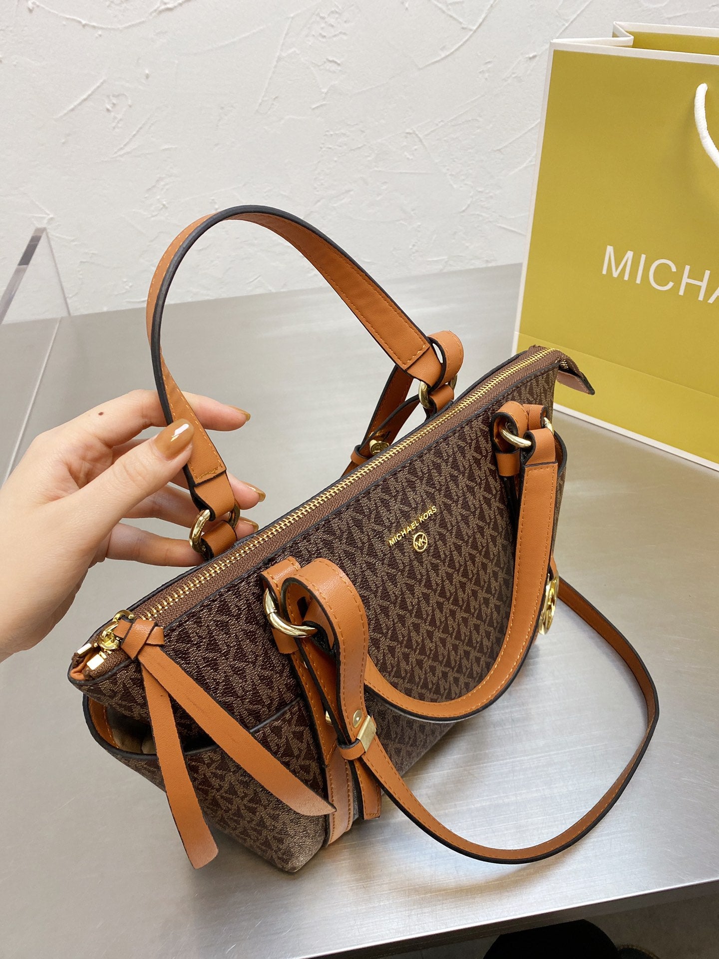 MK-BAG699