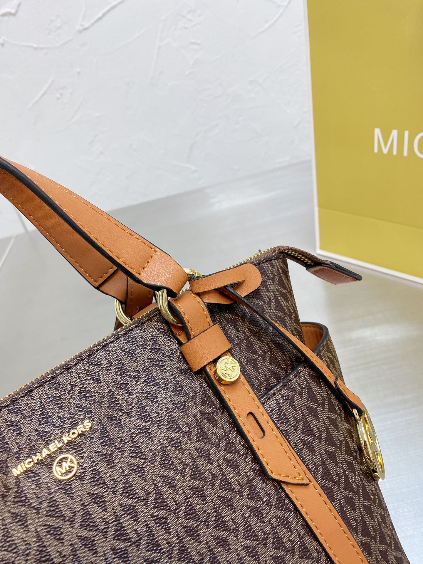 MK-BAG699