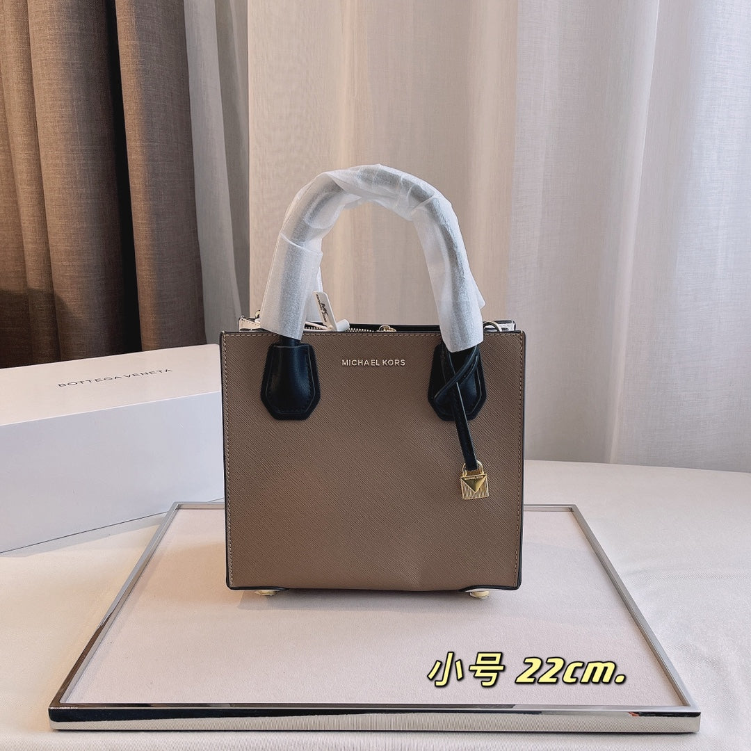 MK-BAG702