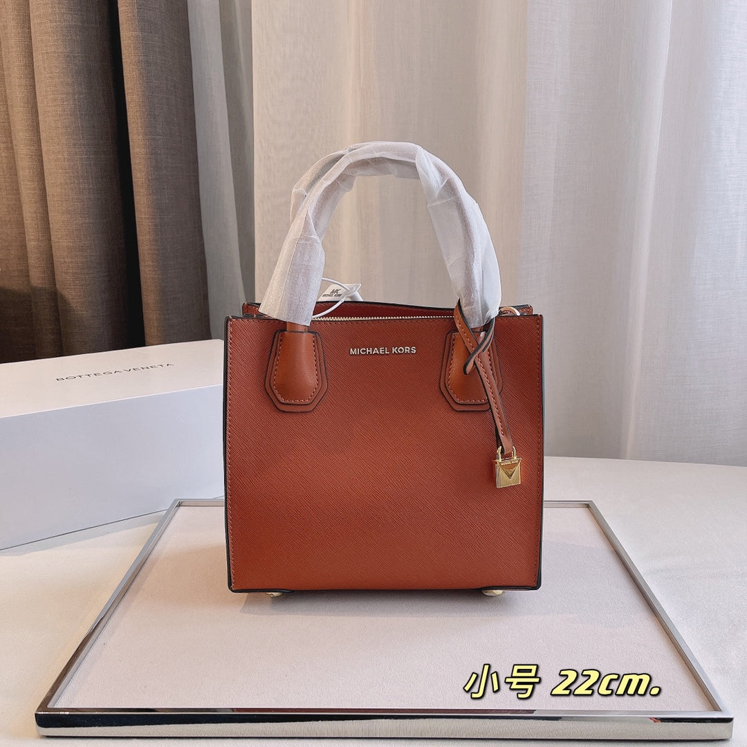 MK-BAG702