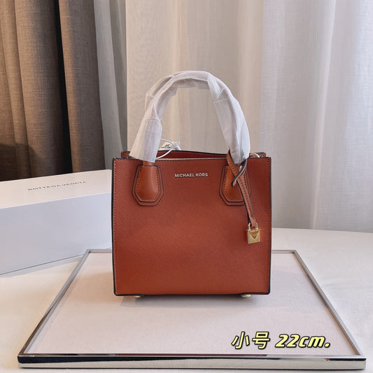 MK-BAG702