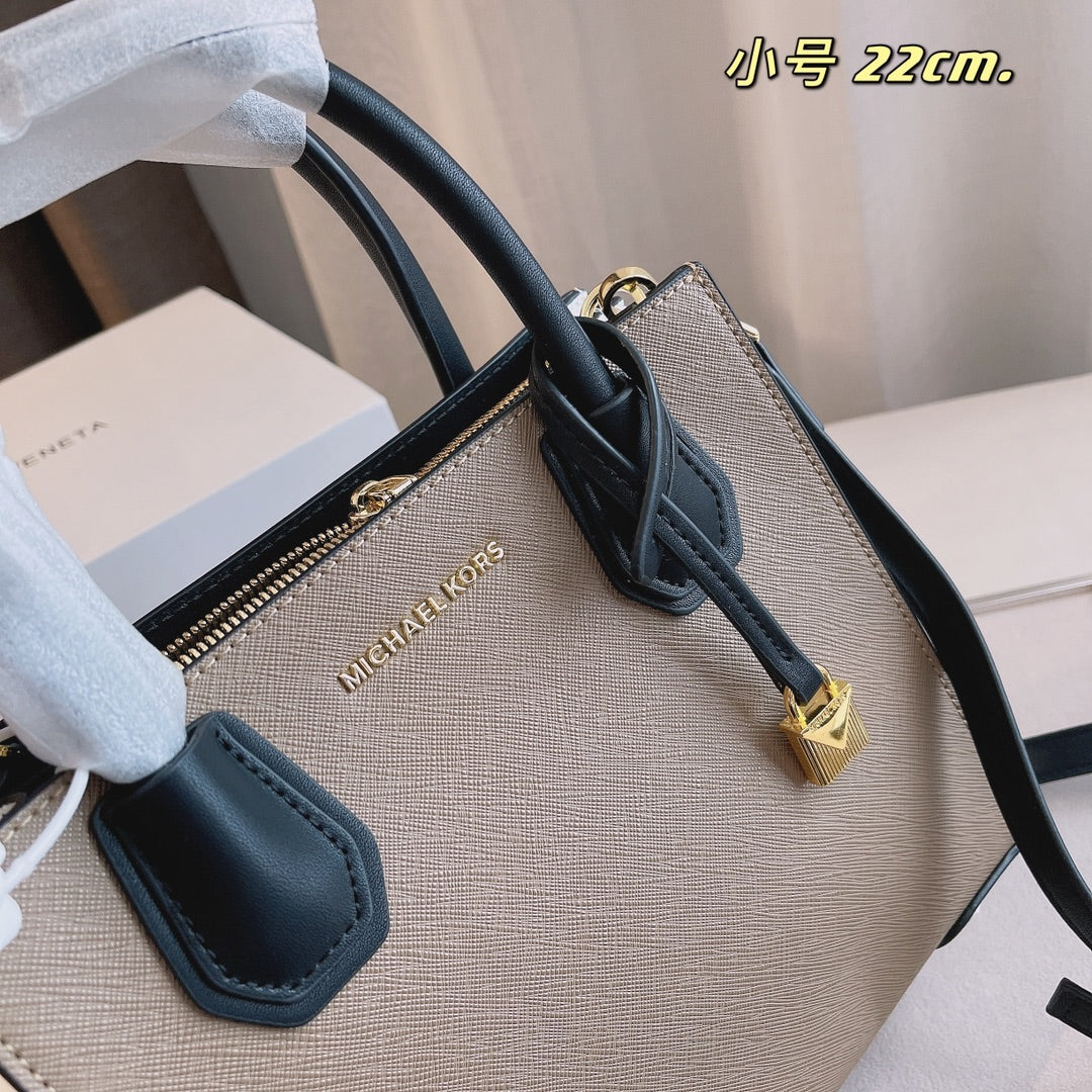 MK-BAG701