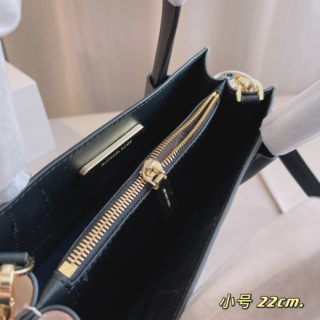 MK-BAG701