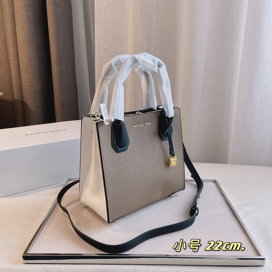 MK-BAG701