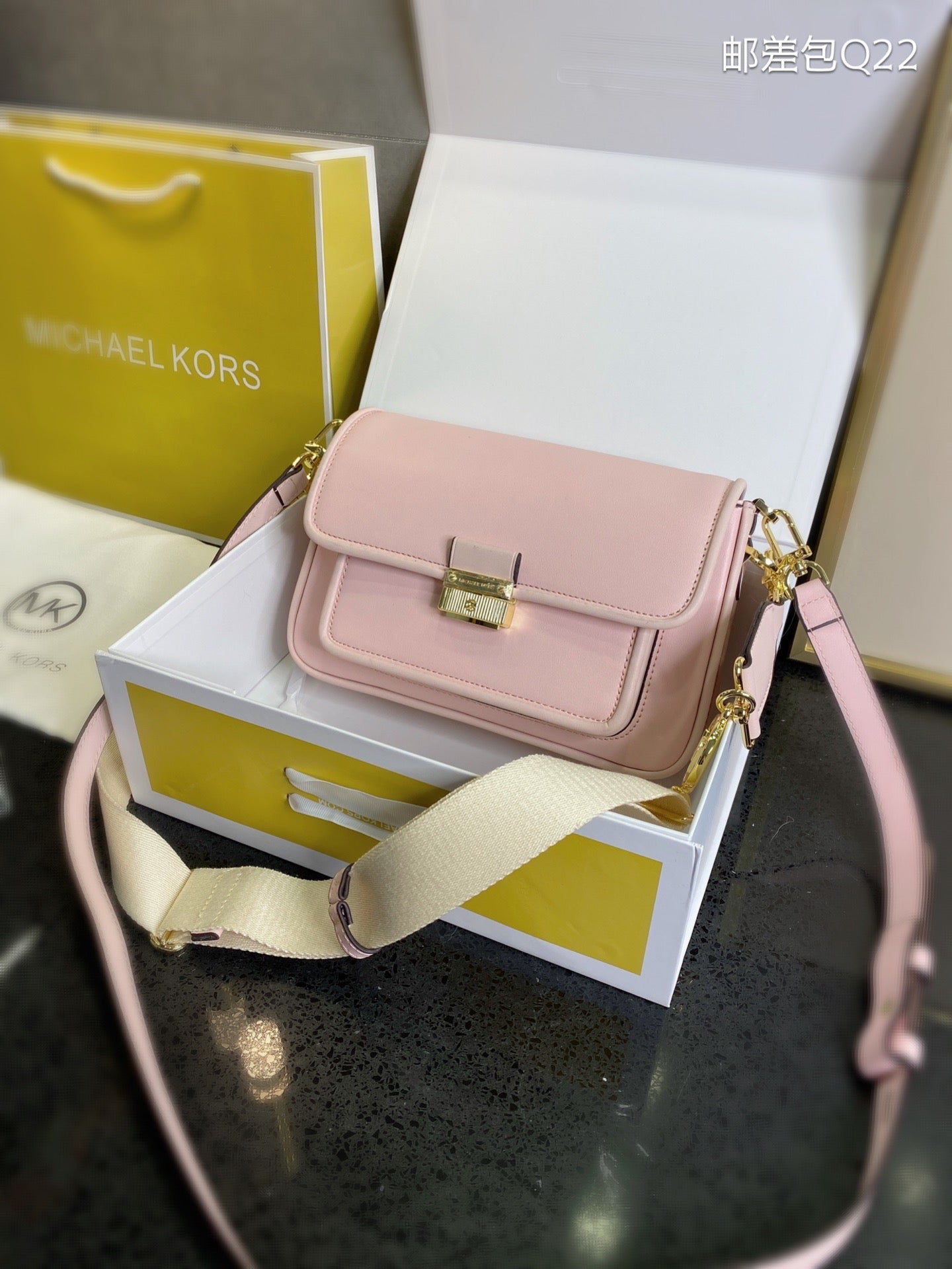 MK-BAG698