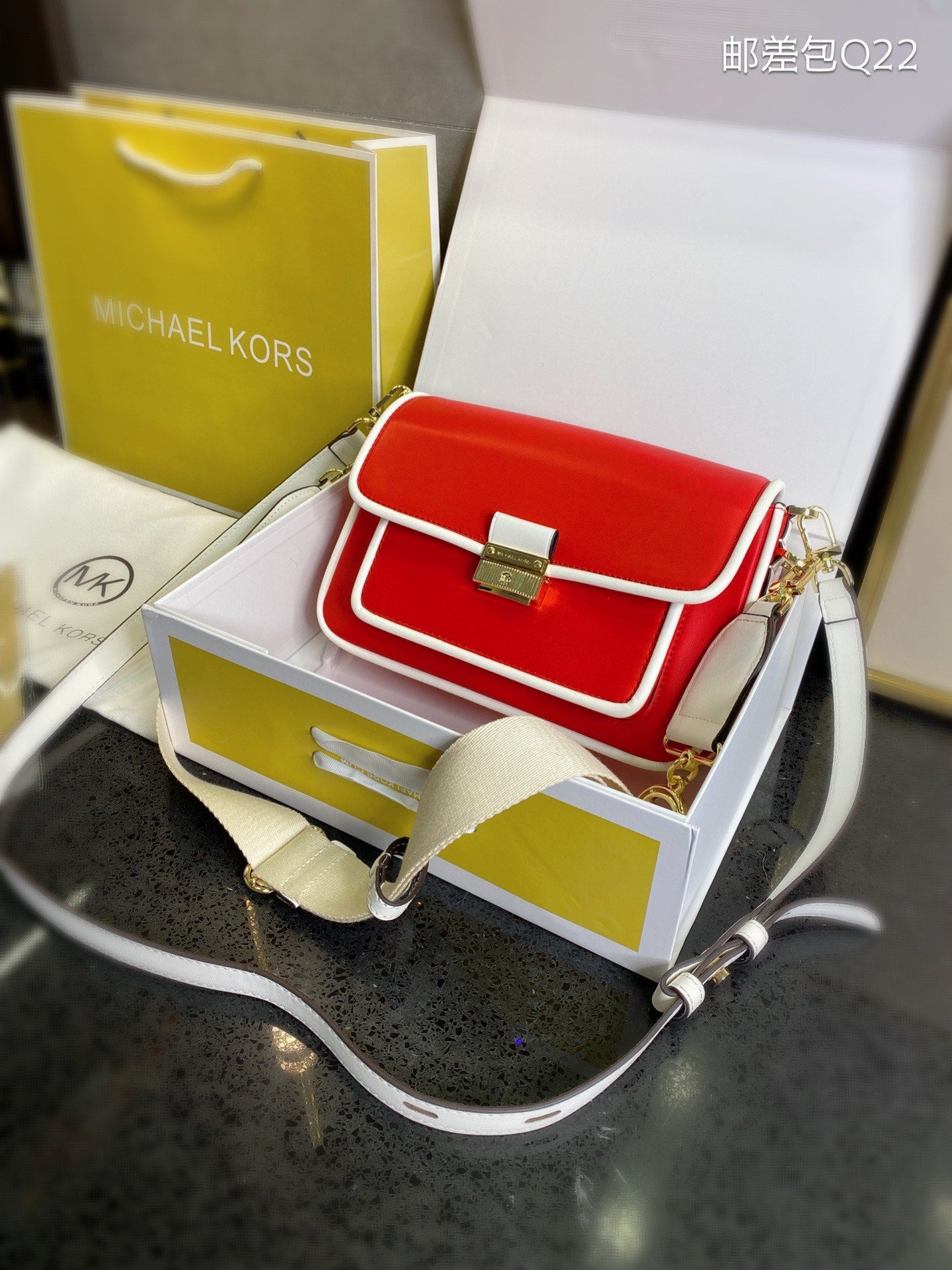 MK-BAG698