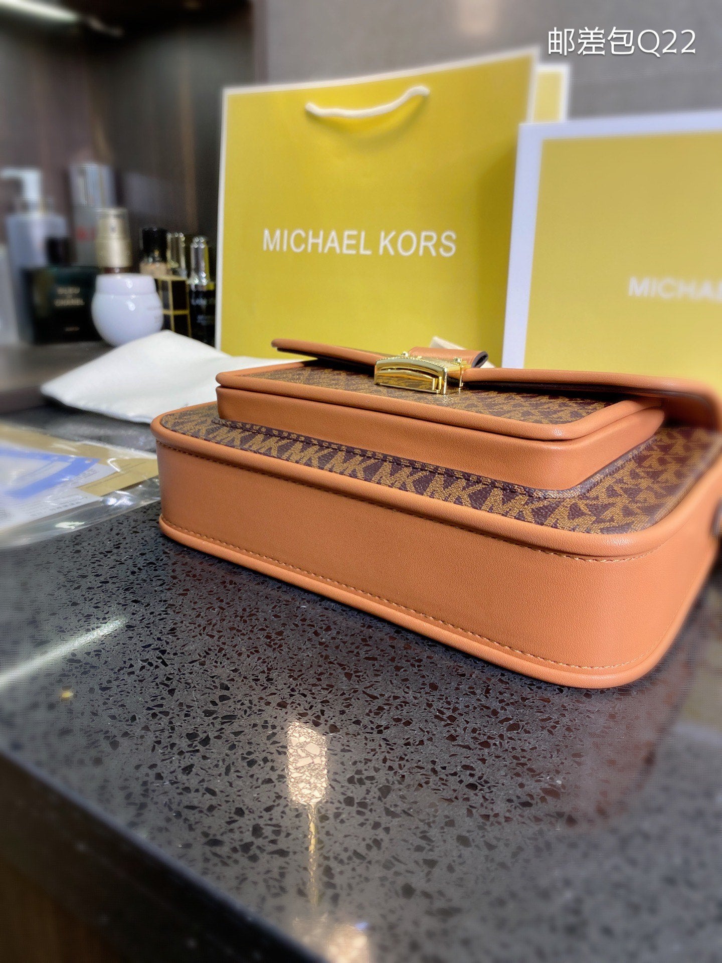 MK-BAG696