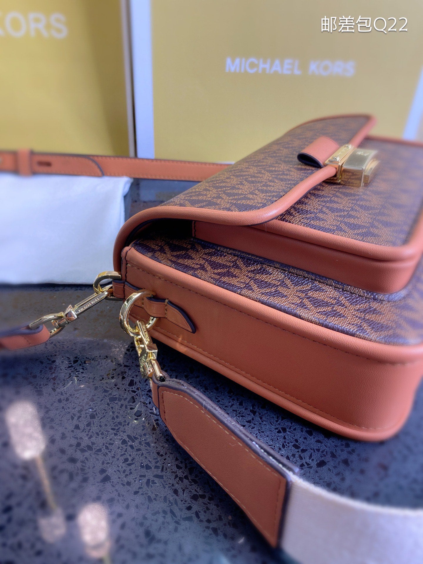 MK-BAG696