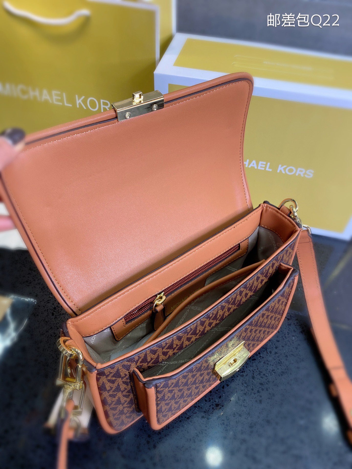 MK-BAG696