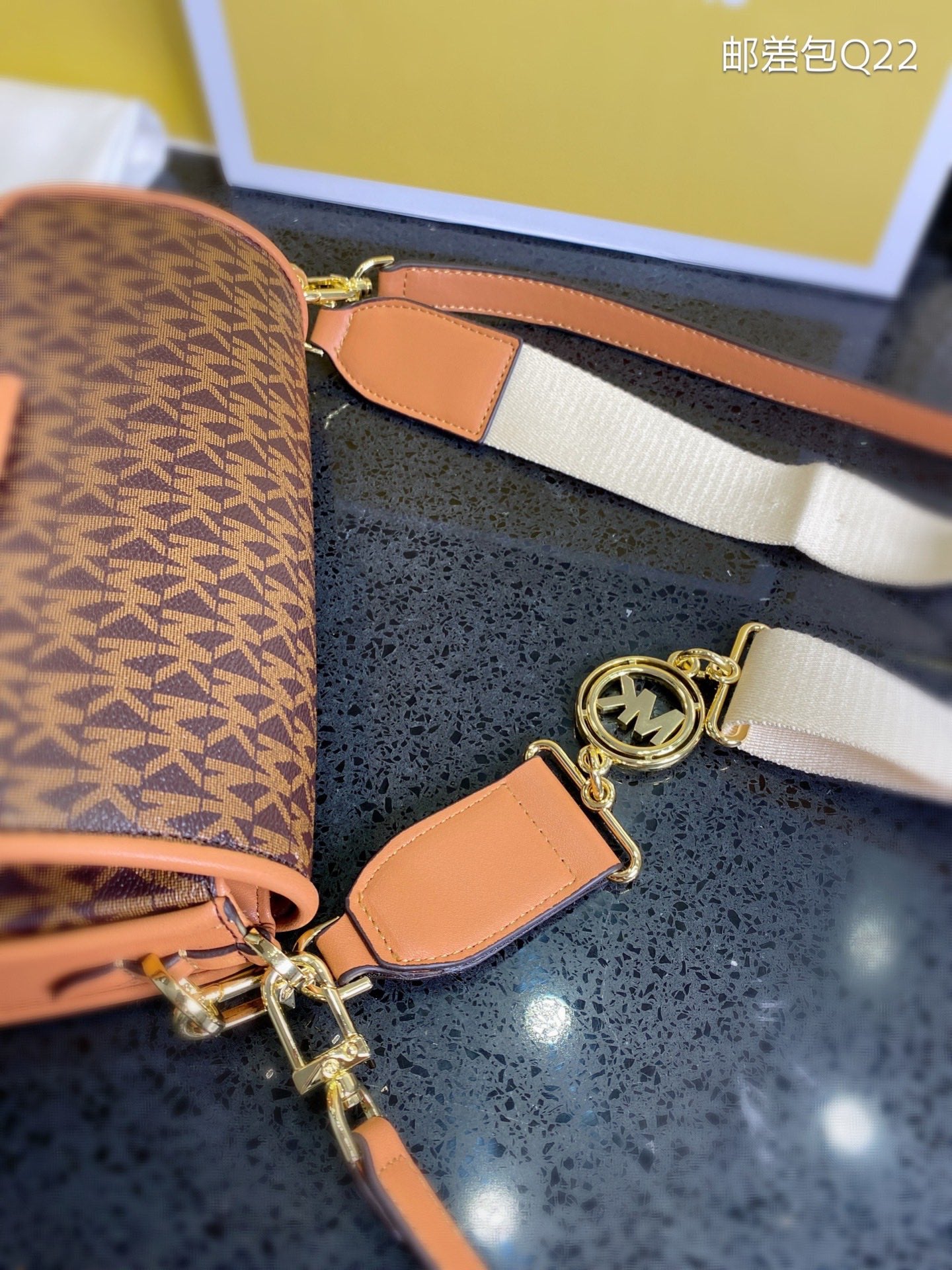 MK-BAG696