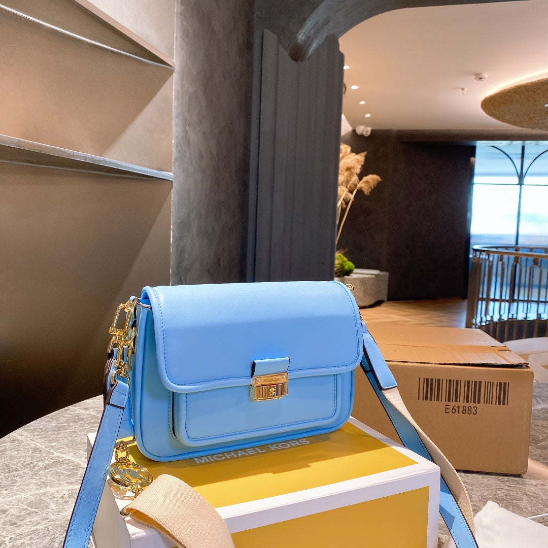 MK-BAG690