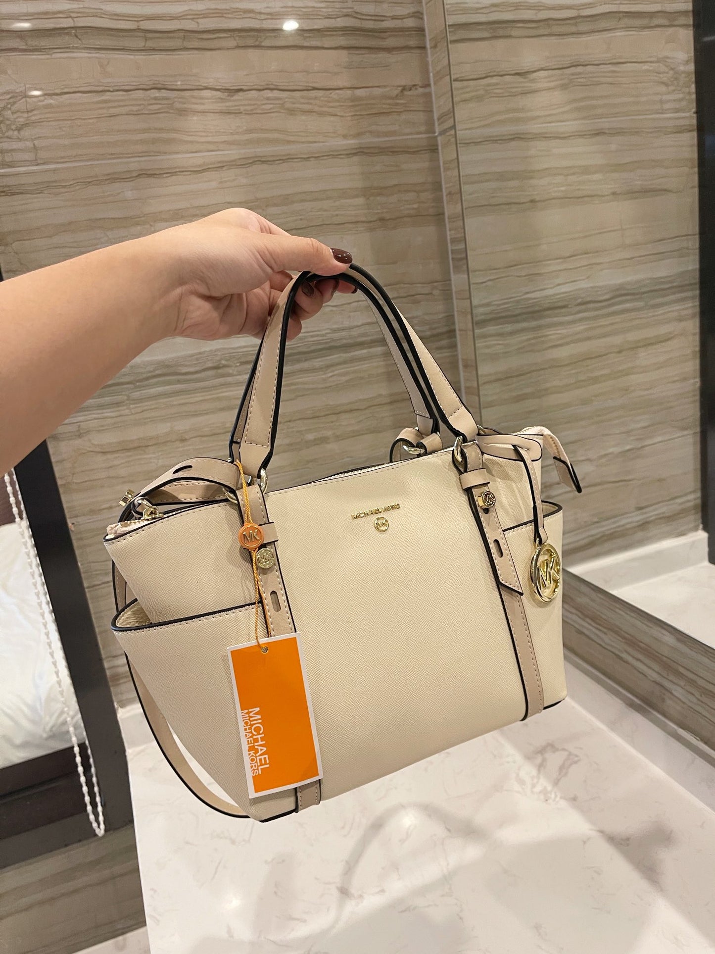 MK-BAG682
