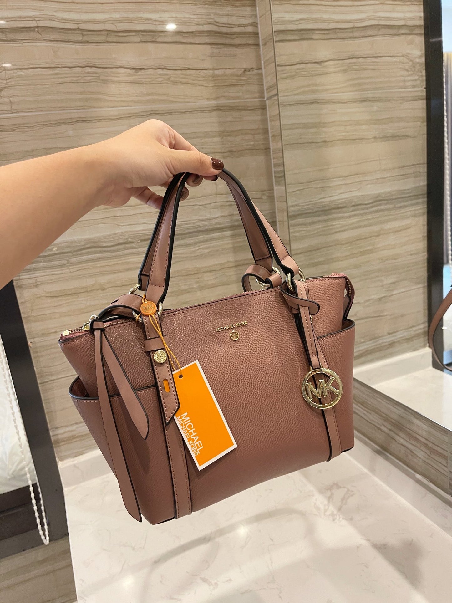 MK-BAG682