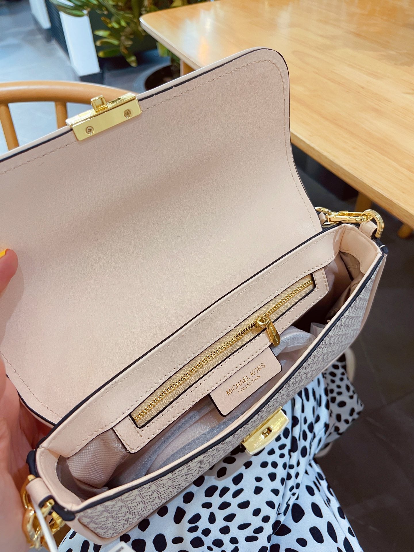 MK-BAG675