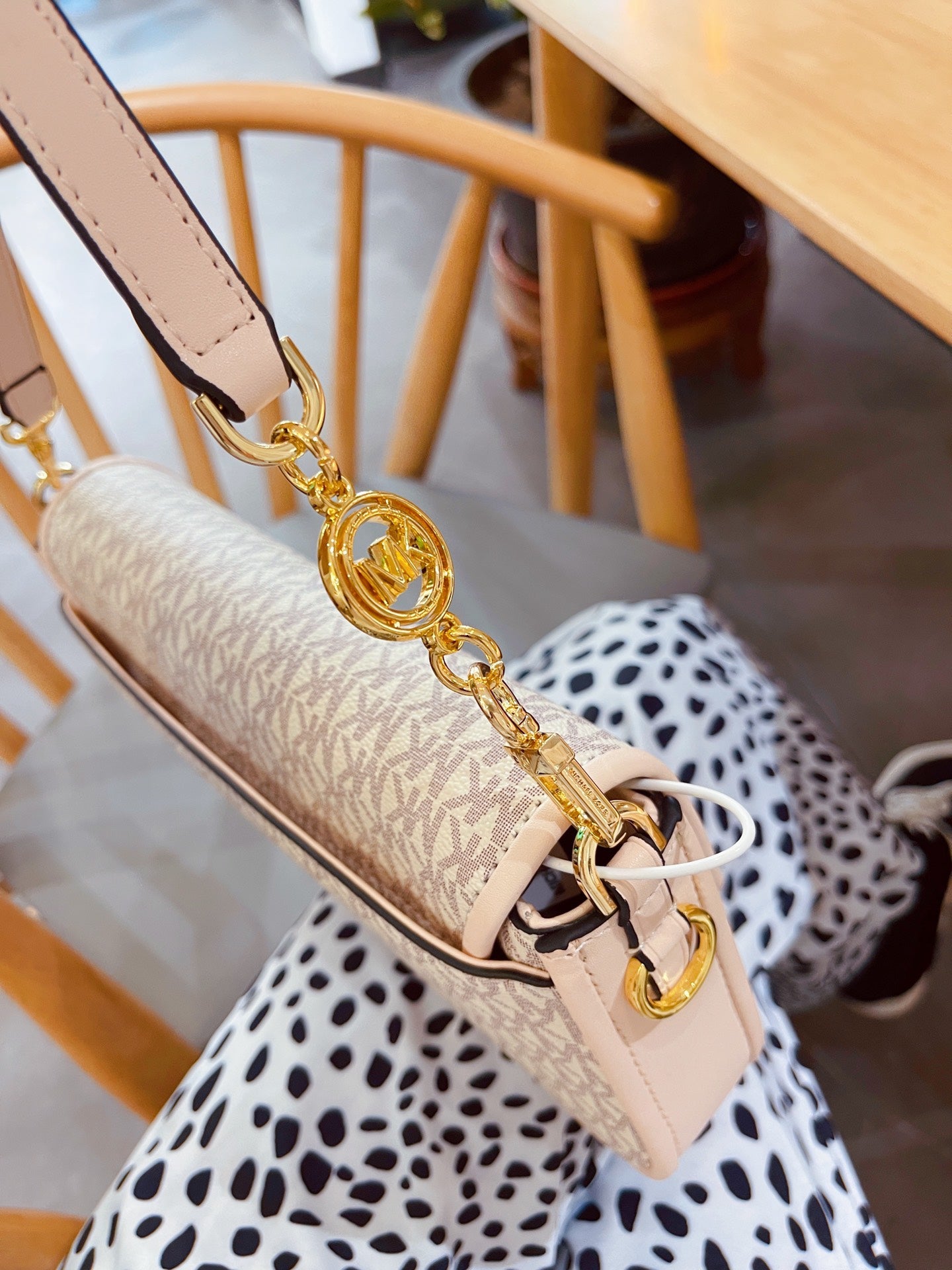 MK-BAG675