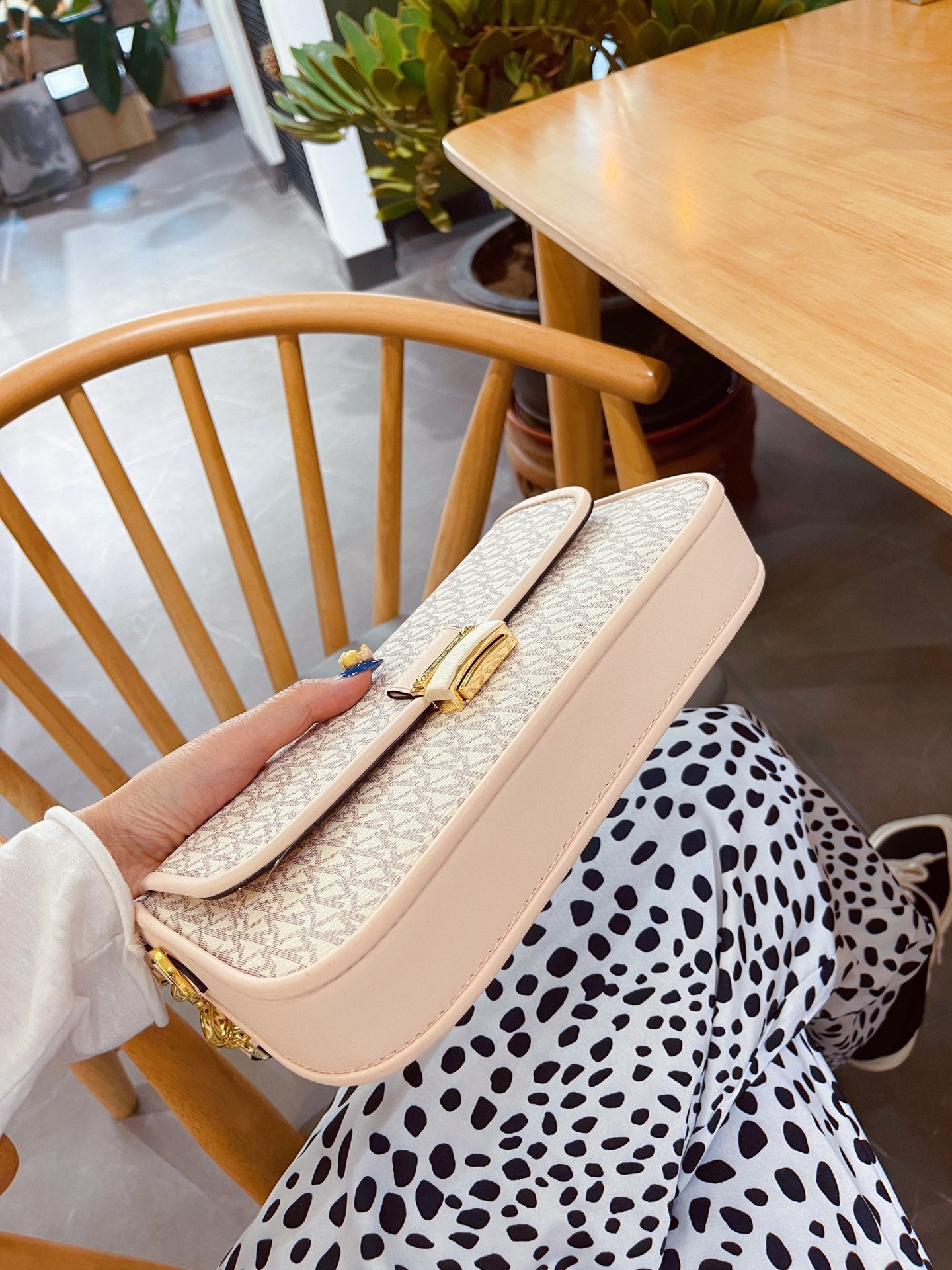 MK-BAG675