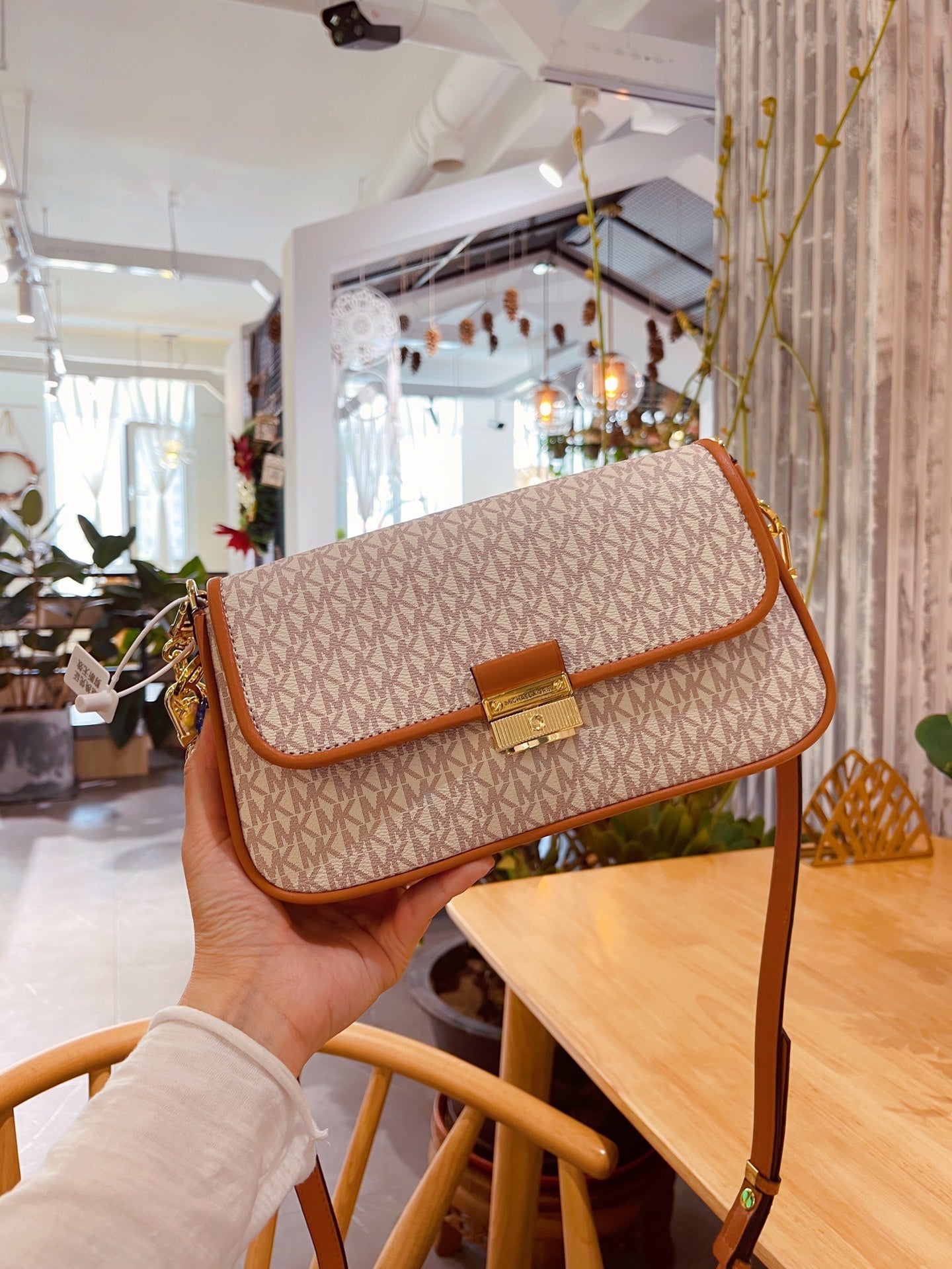 MK-BAG675