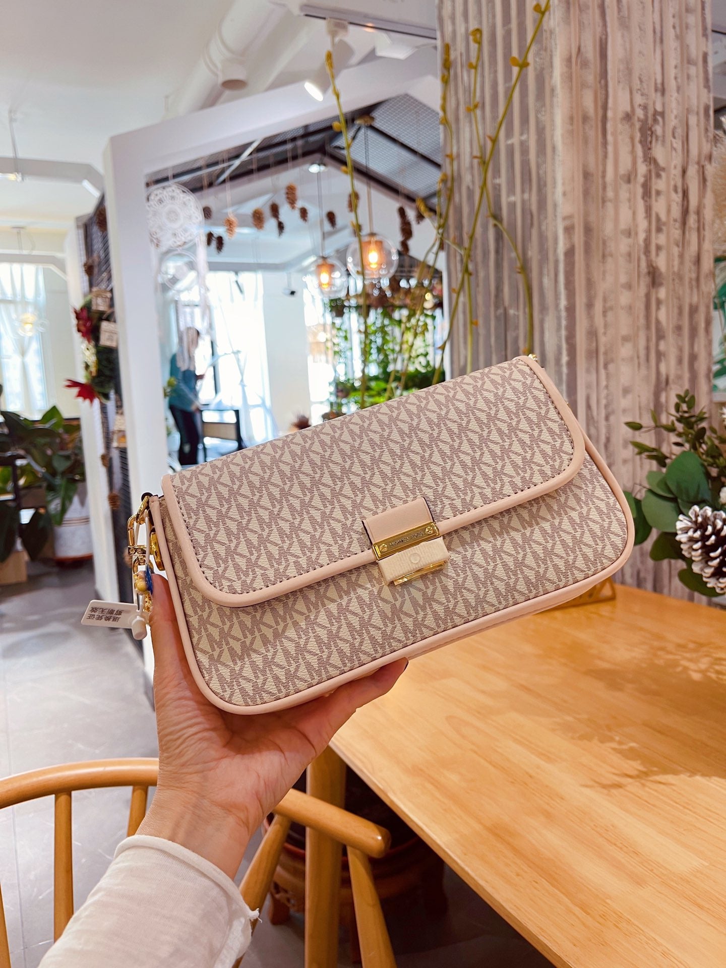 MK-BAG675