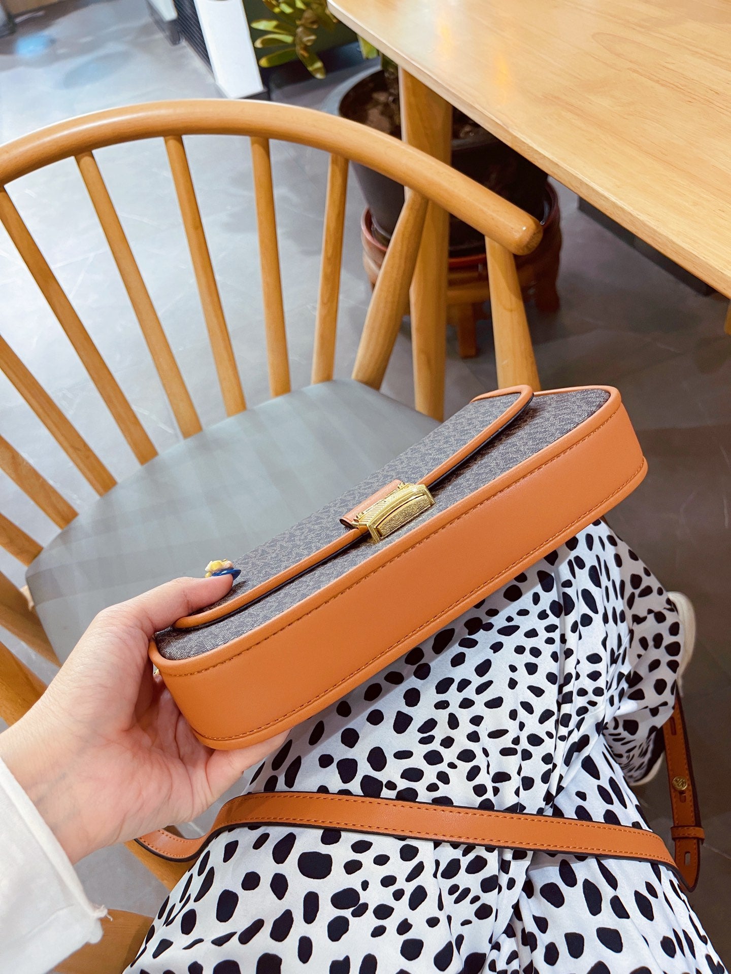 MK-BAG677