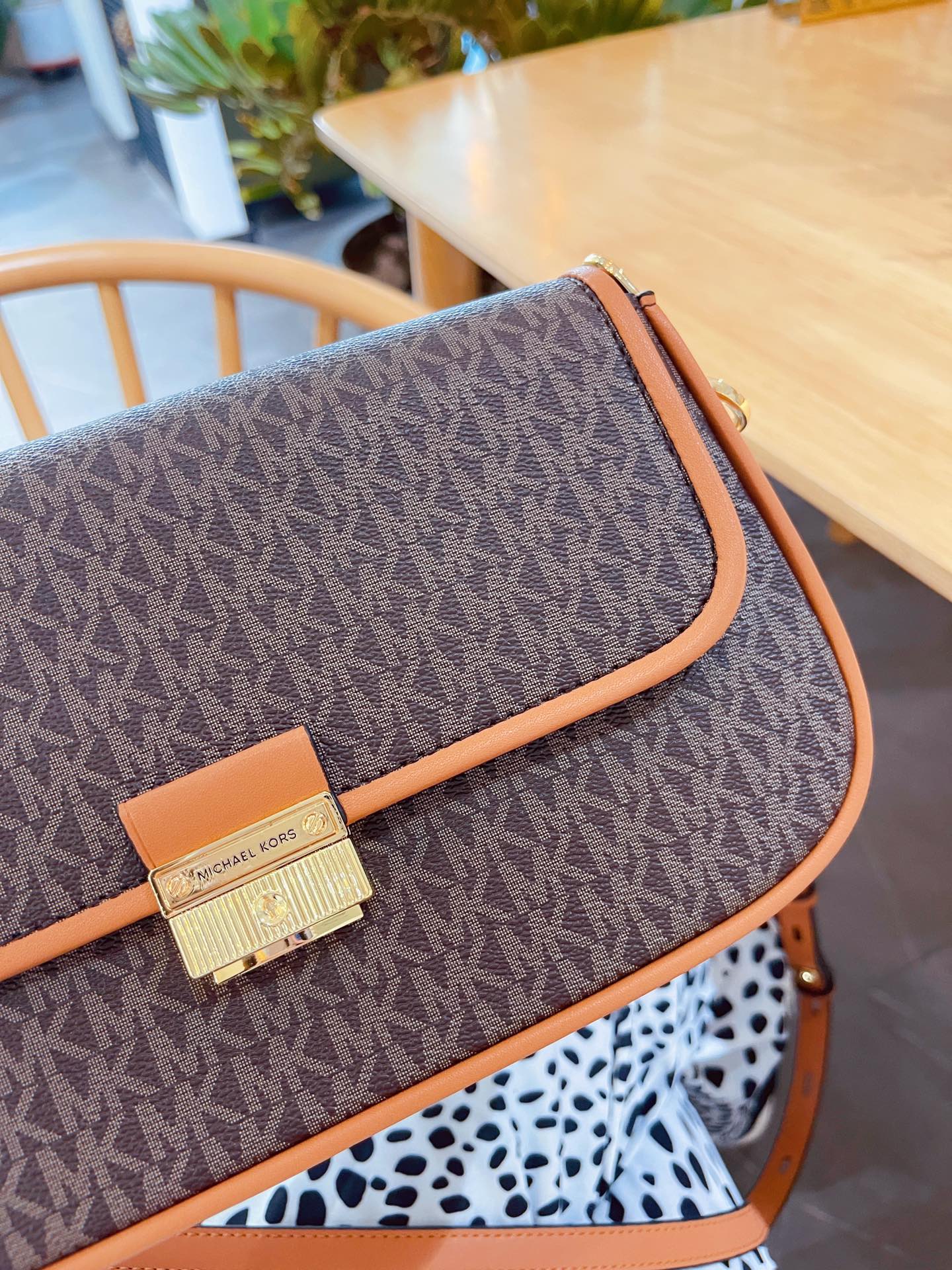 MK-BAG677