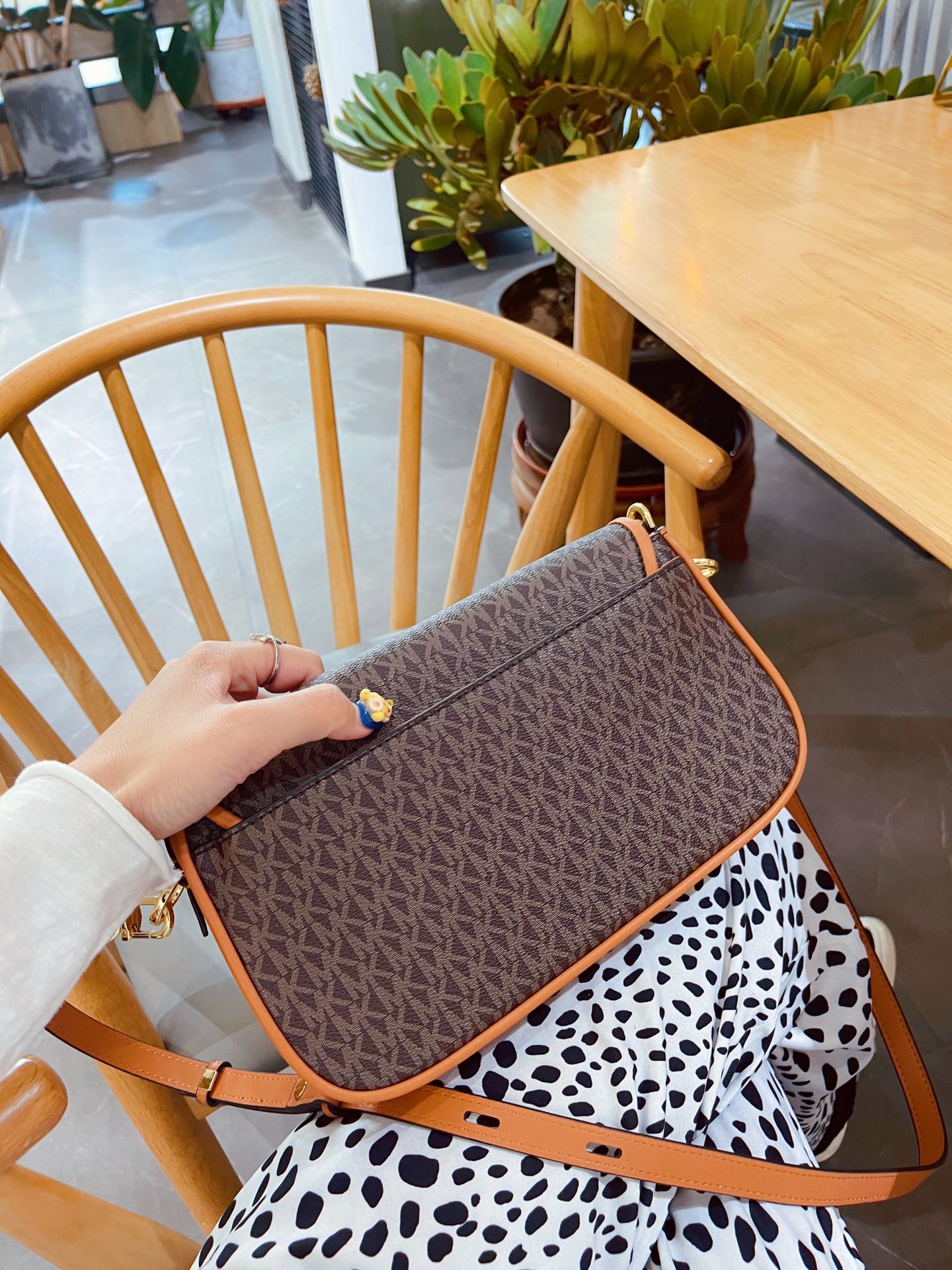 MK-BAG677