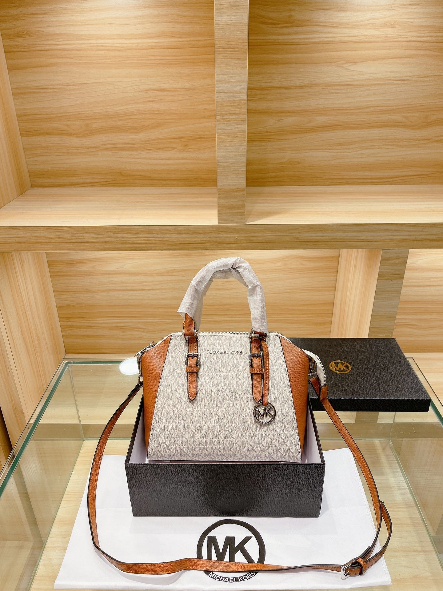 MK-BAG643