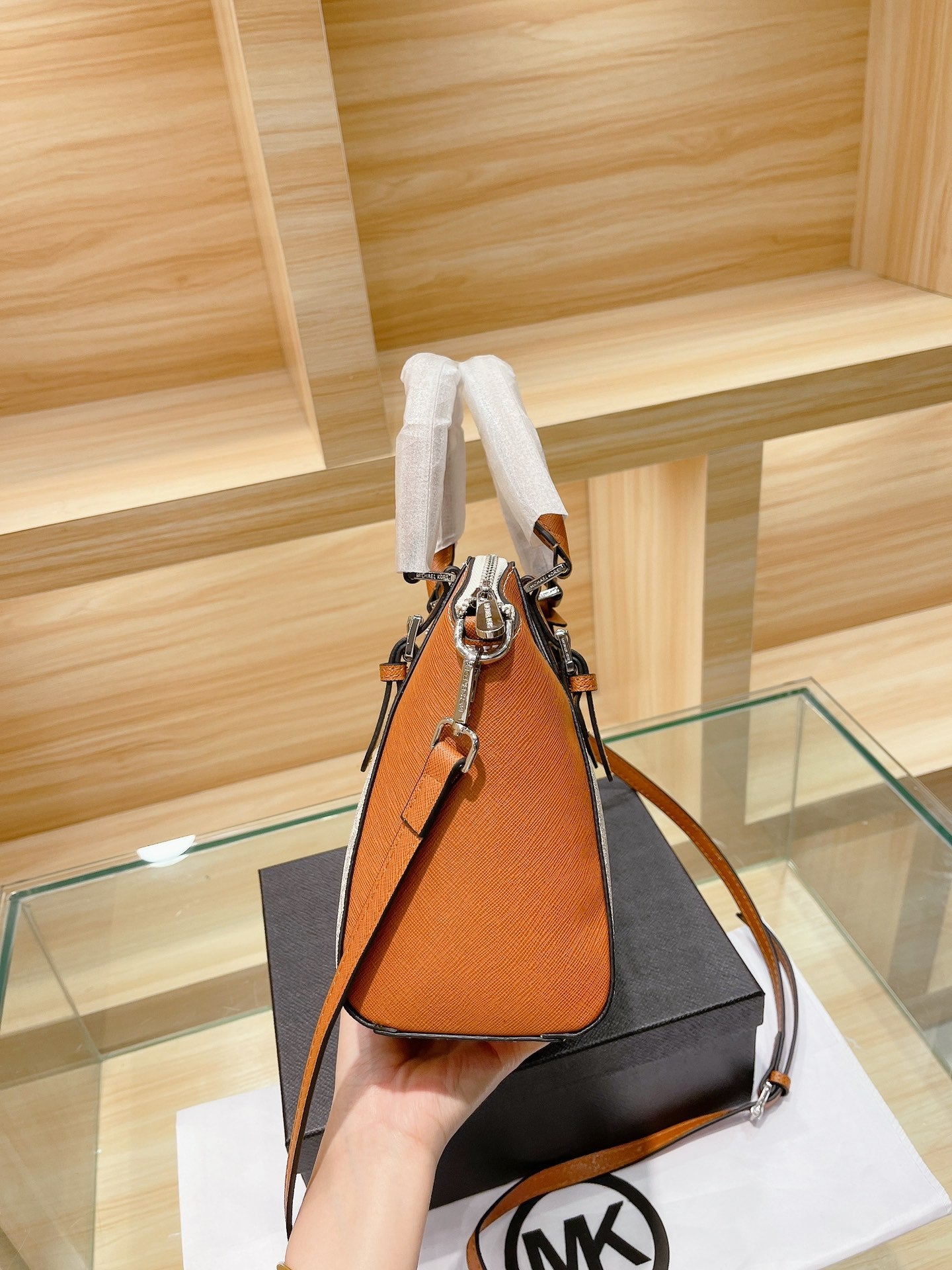MK-BAG643